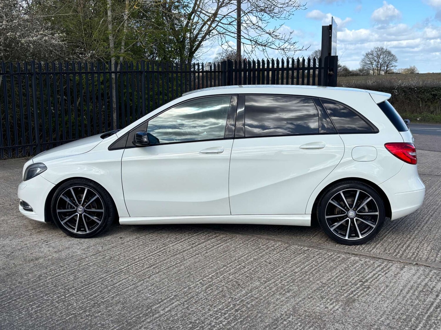 Used Mercedes-Benz B Class 2014 for sale - 78027727: Photo 24