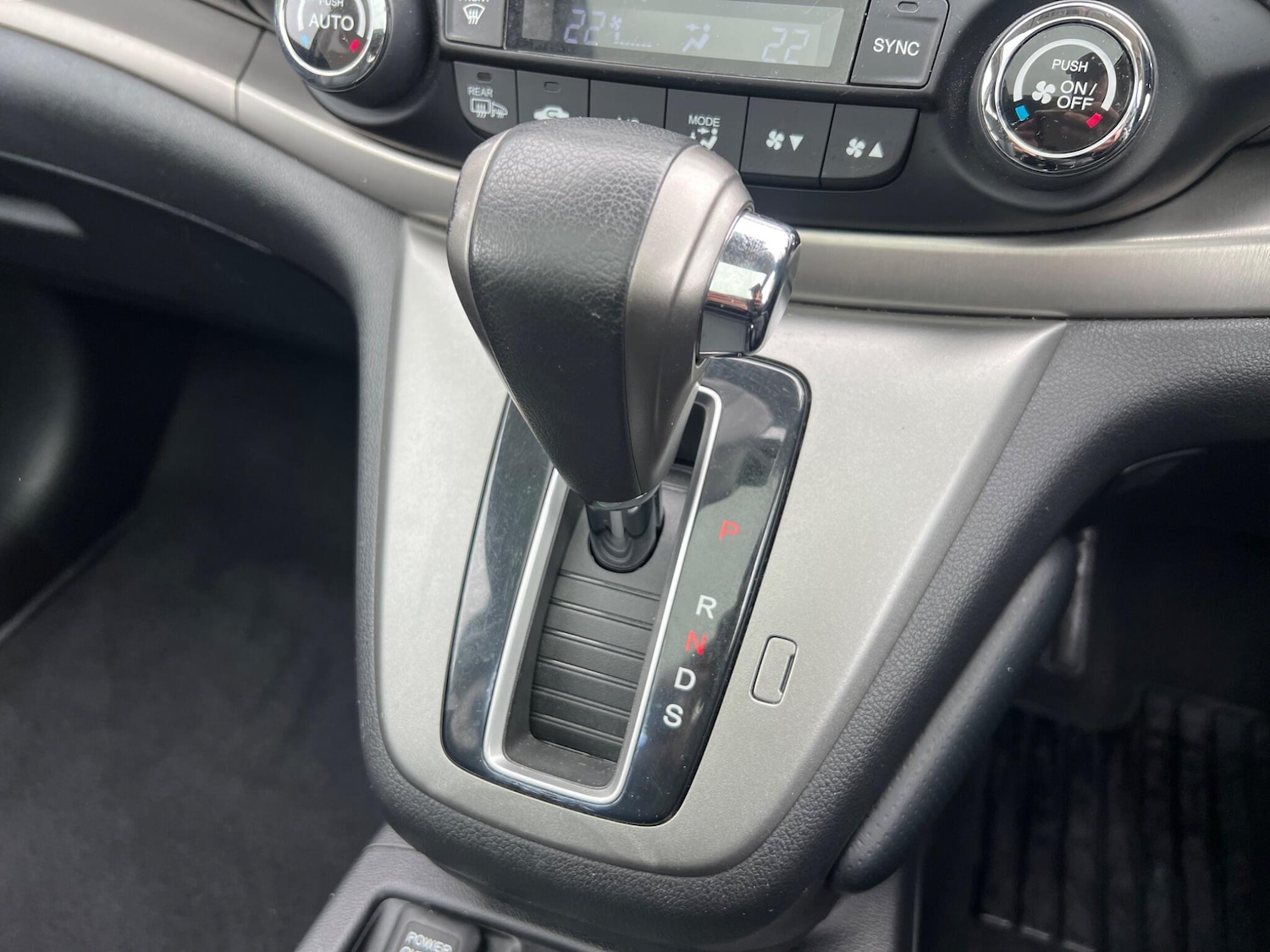 Used Honda CR-V 2014 for sale - 76122900: Photo 8