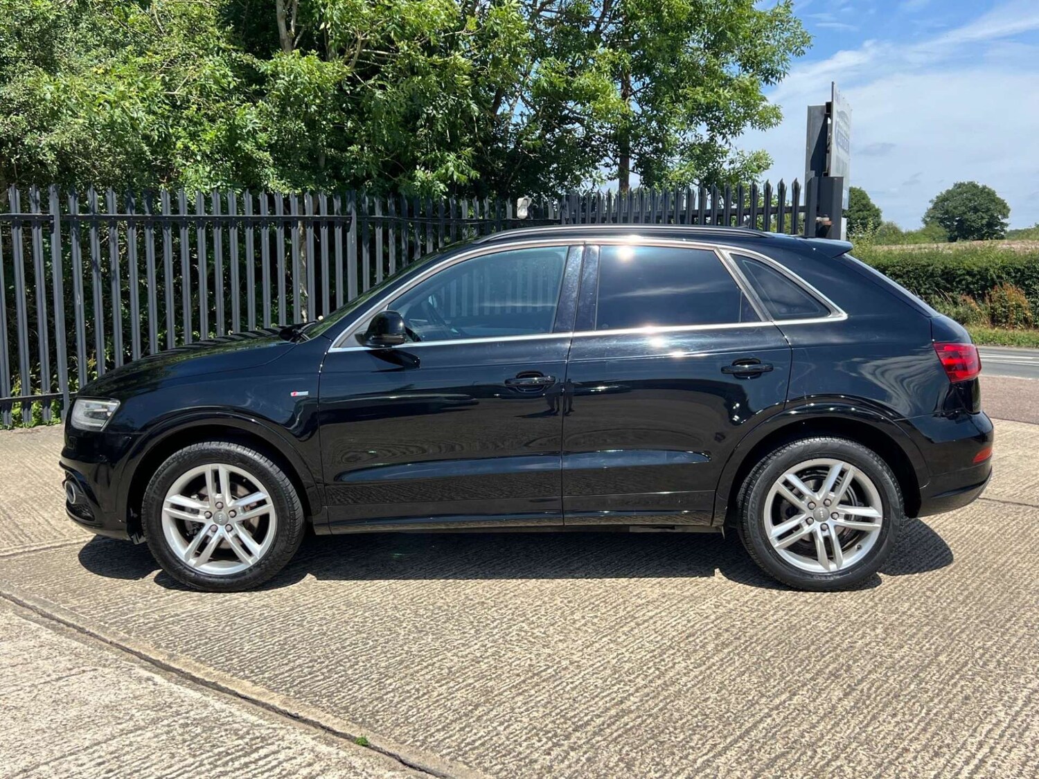 Used Audi Q3 2012 for sale - 77350993: Photo 14