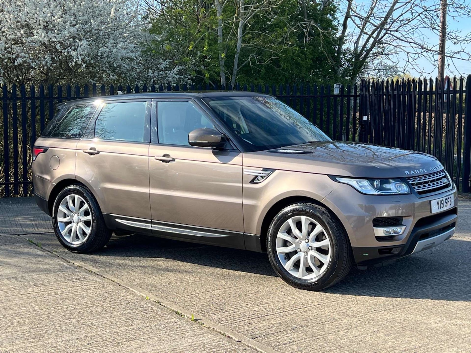 Used Land Rover Range Rover Sport 2015 for sale - 77350997: Photo 3