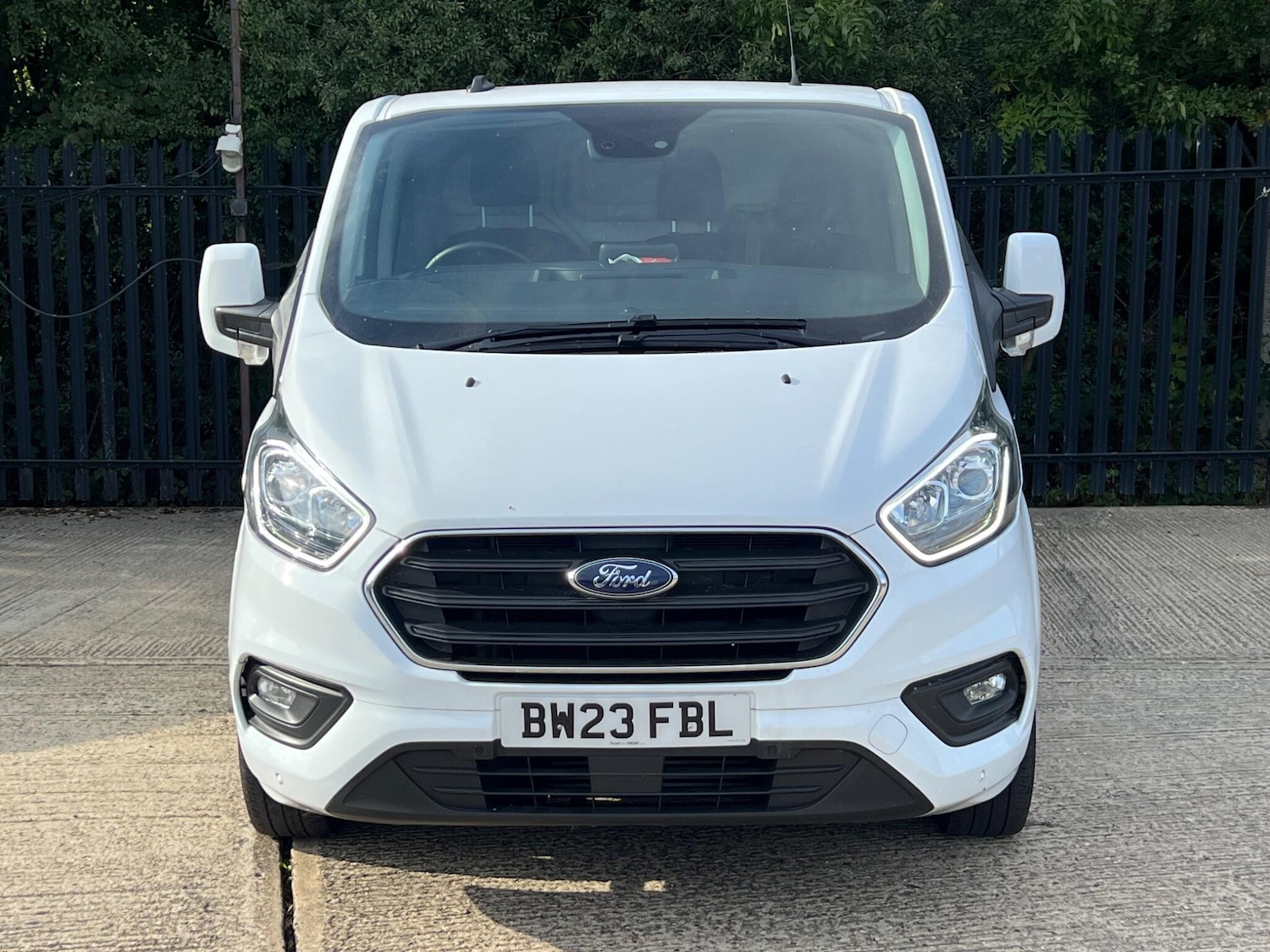 Used Ford Transit Custom 2023 for sale - 76099362: Photo 2