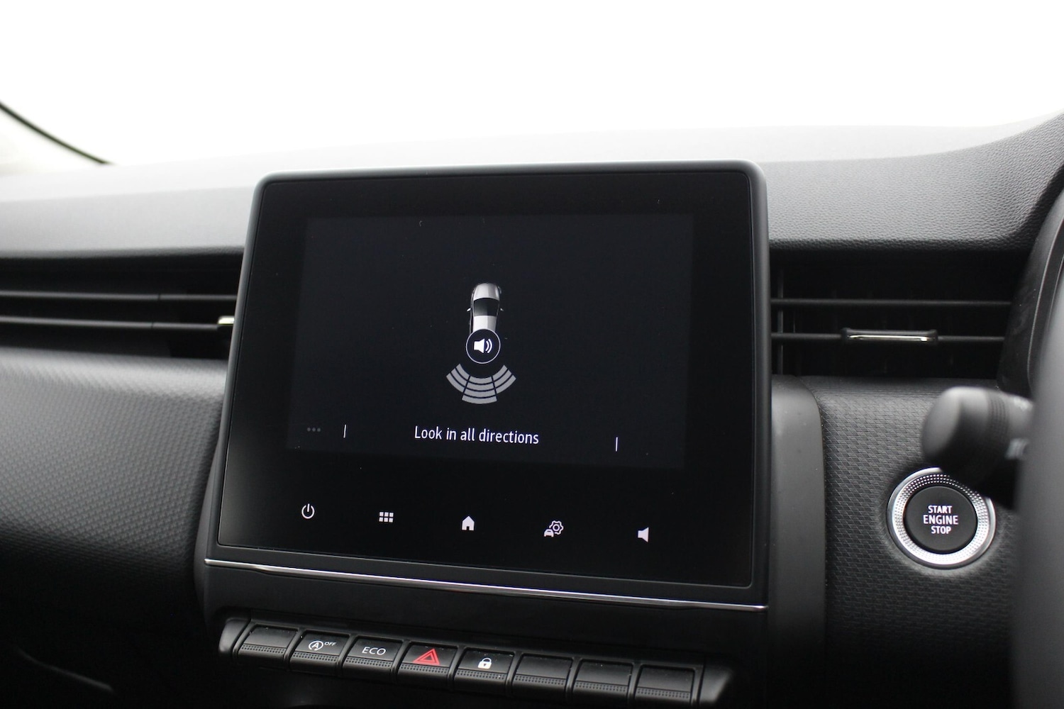 Used Renault Clio 2023 for sale - 76479644: Photo 11