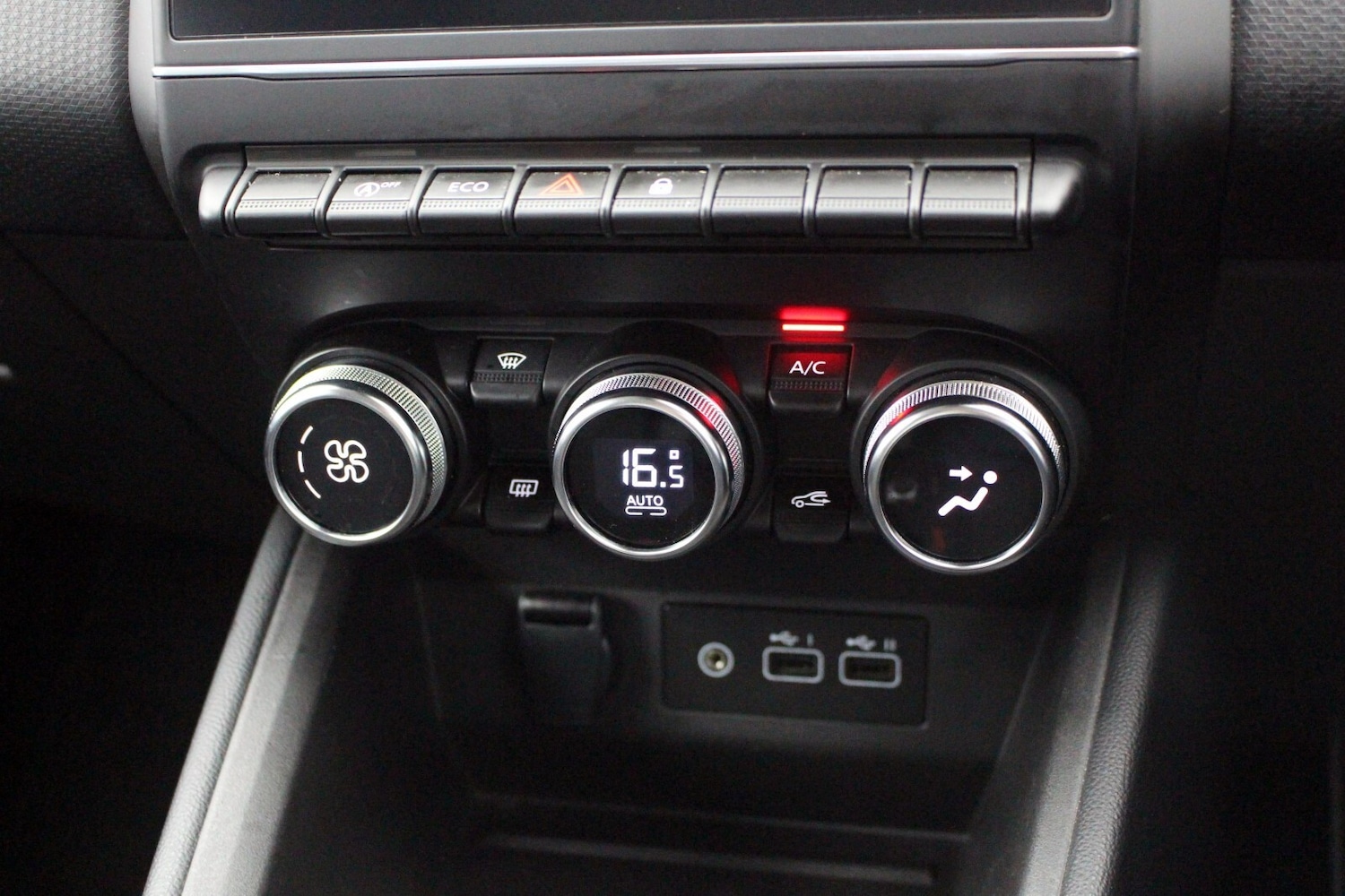 Used Renault Clio 2023 for sale - 76479644: Photo 15