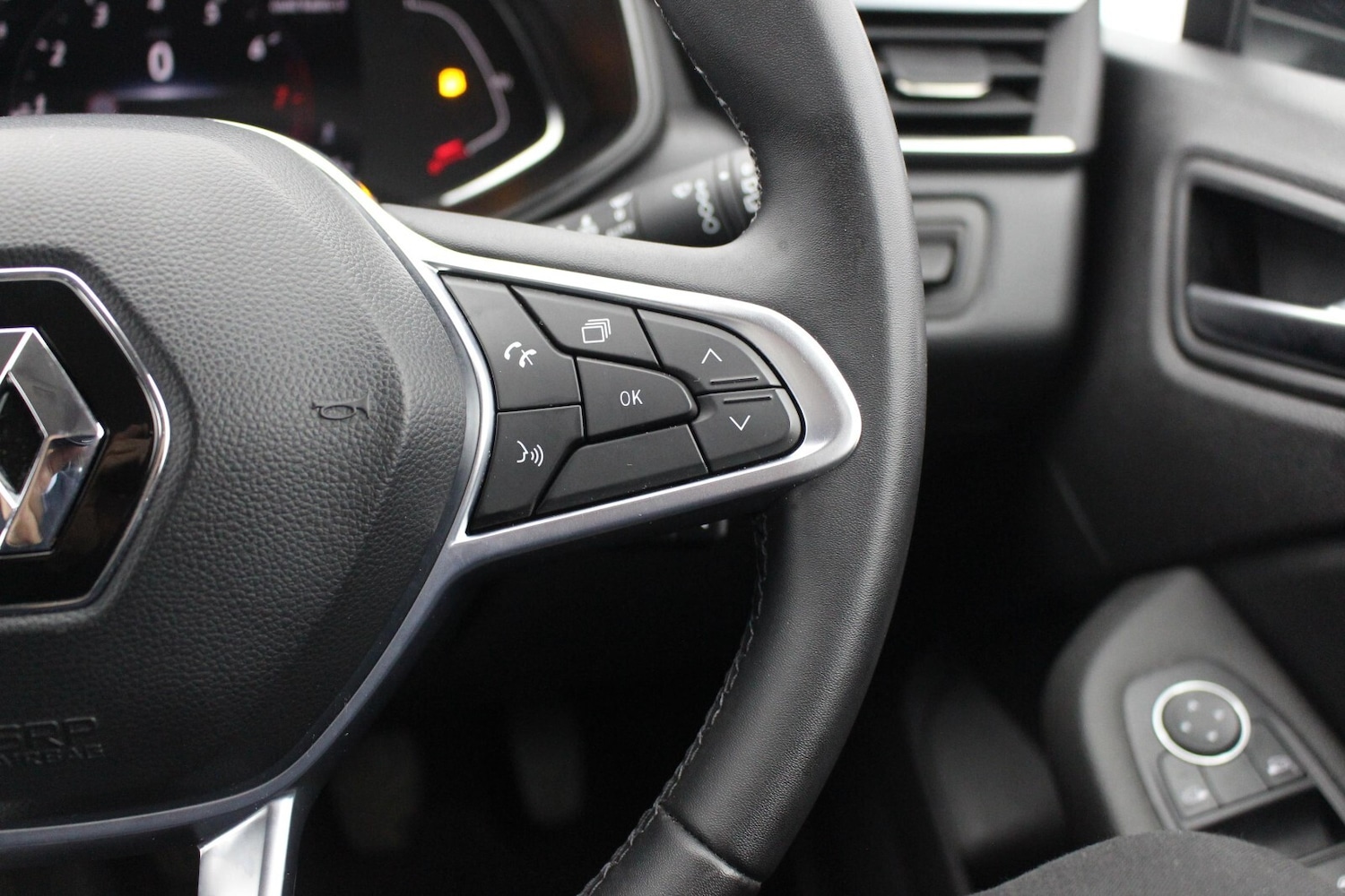 Used Renault Clio 2023 for sale - 76479644: Photo 19