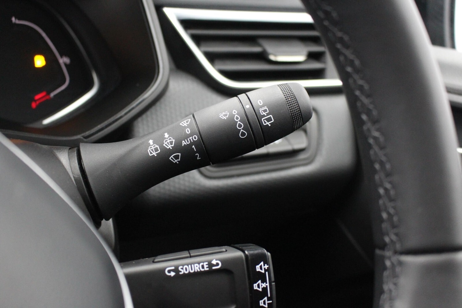 Used Renault Clio 2023 for sale - 76479644: Photo 24