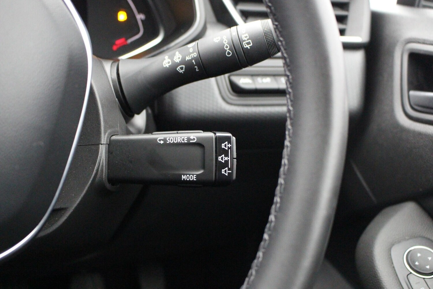 Used Renault Clio 2023 for sale - 76479644: Photo 25