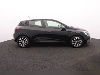 Used Renault Clio 2023 for sale - 76479644: Photo