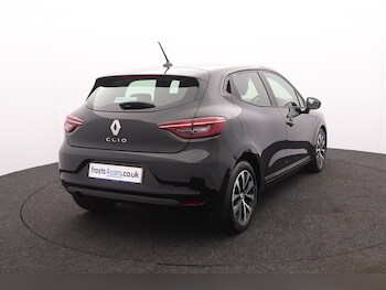 Used Renault Clio 2023 for sale - 76479644: Photo
