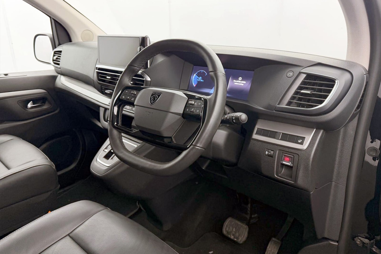 Used Peugeot Traveller 2024 for sale - 76861765: Photo 14