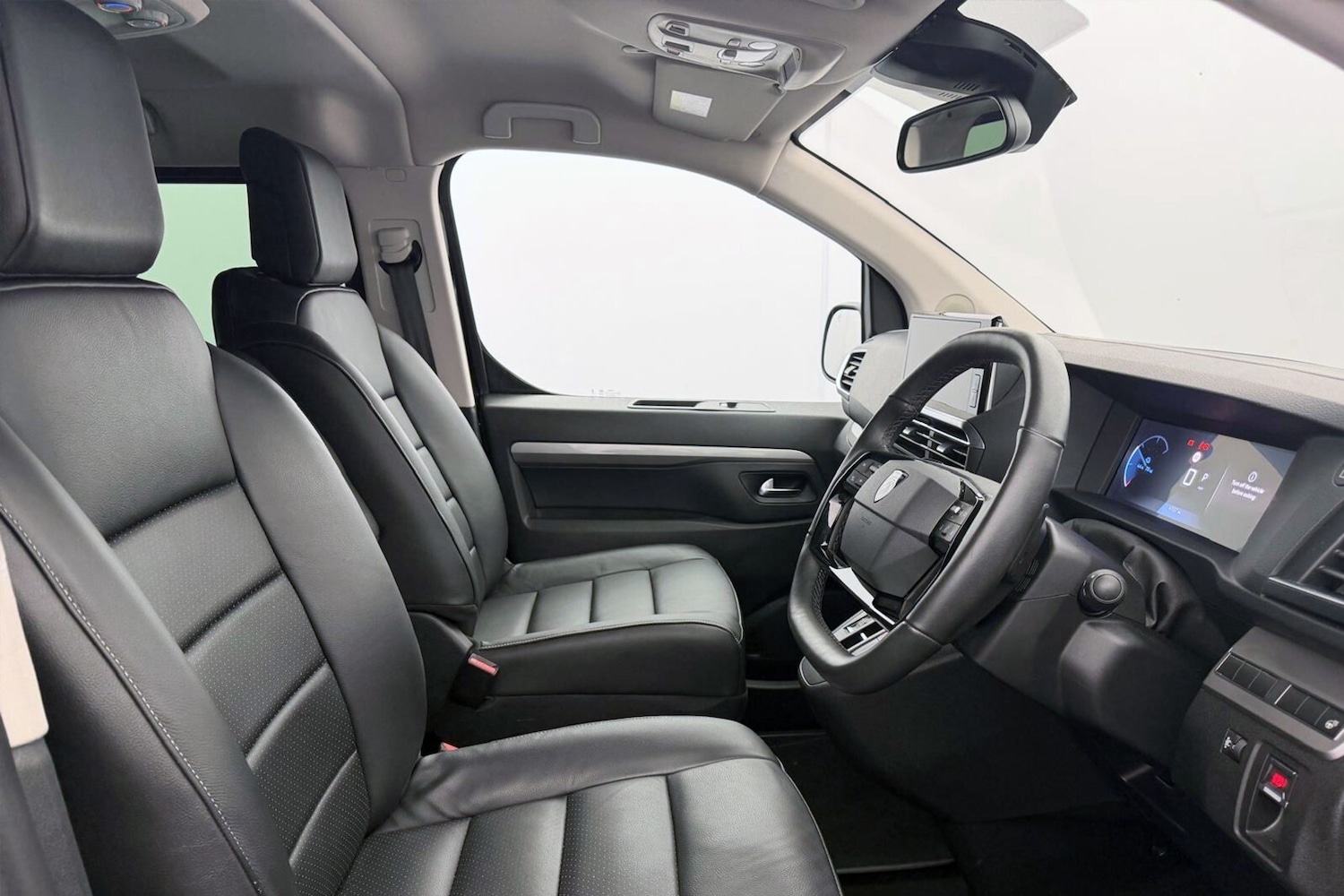 Used Peugeot Traveller 2024 for sale - 76861765: Photo 15