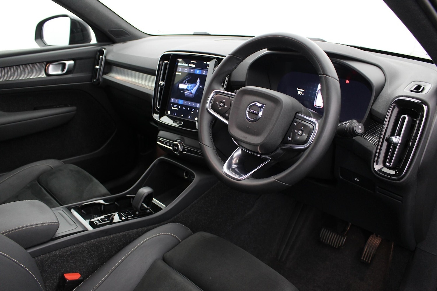 Used Volvo XC40 2024 for sale - 77965069: Photo 10