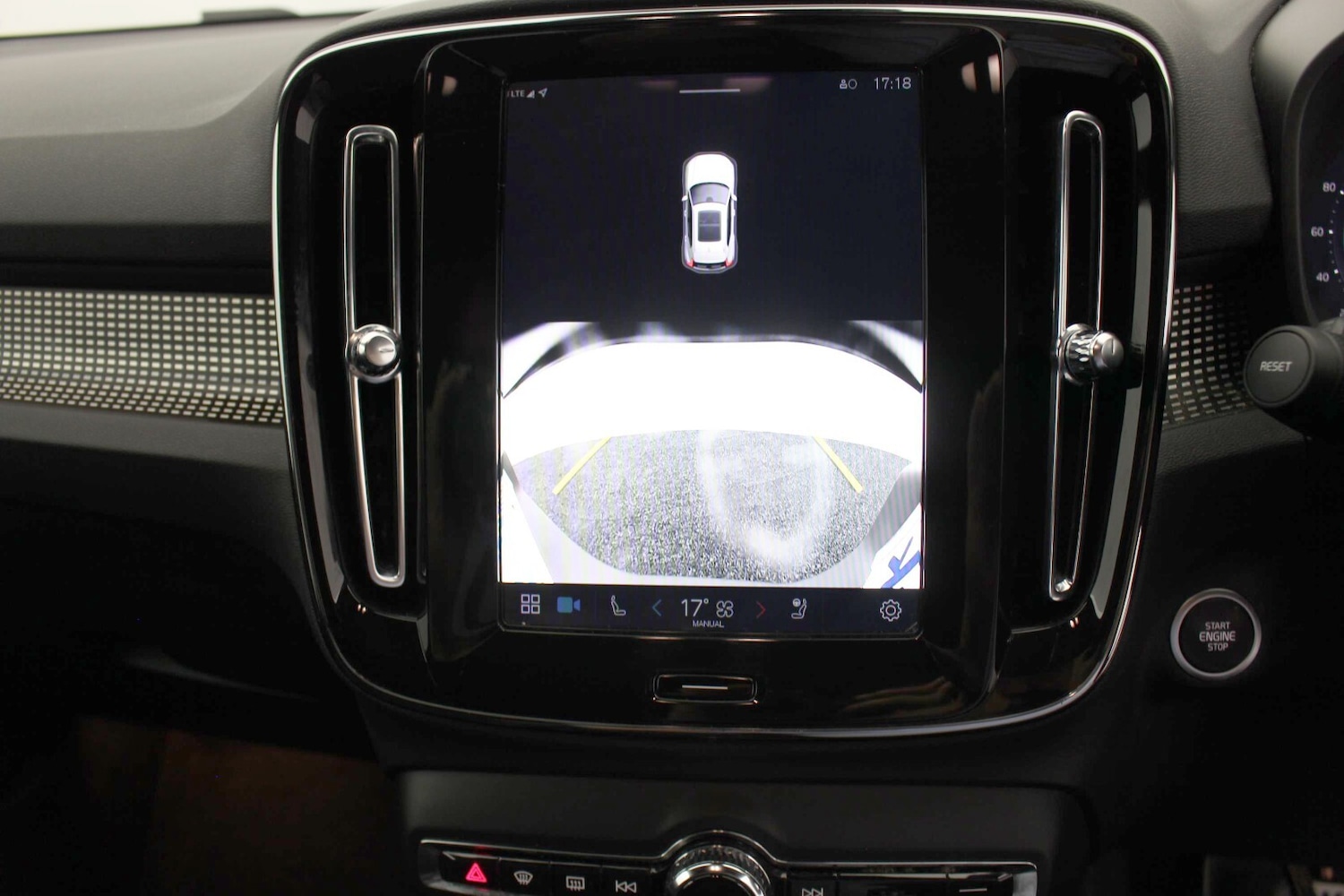 Used Volvo XC40 2024 for sale - 77965069: Photo 13