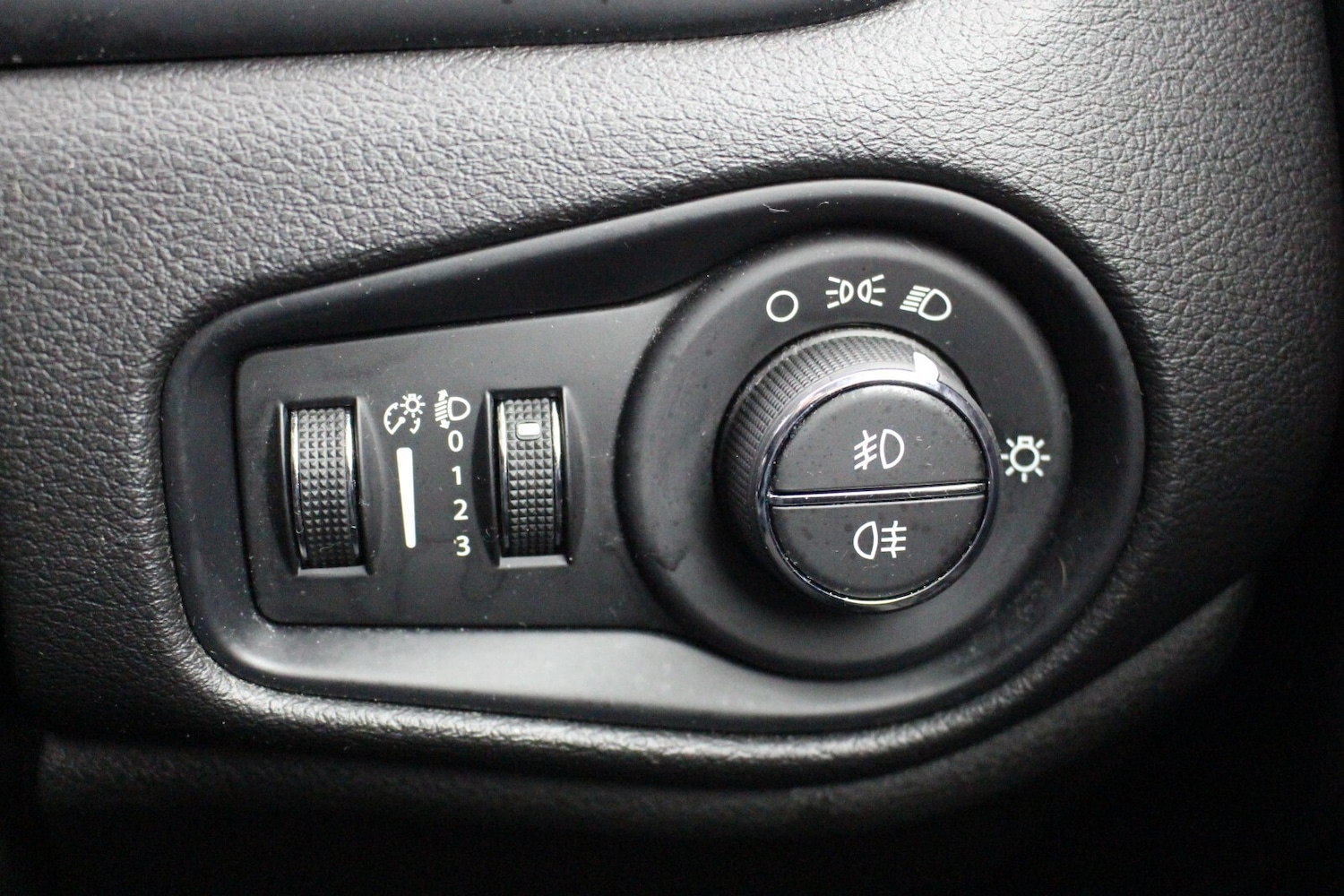 Used Jeep Renegade 2021 for sale - 78198892: Photo 24