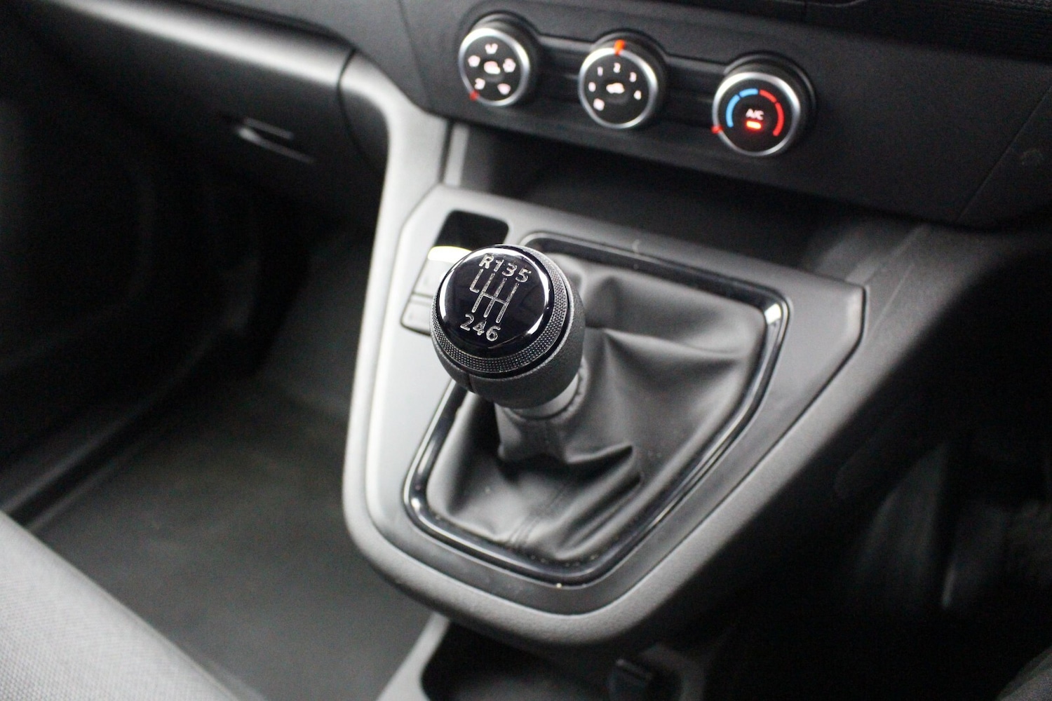 Used Renault Kangoo 2024 for sale - 77210144: Photo 26