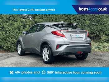 Used Toyota C-HR 2017 for sale - 77556800: Photo