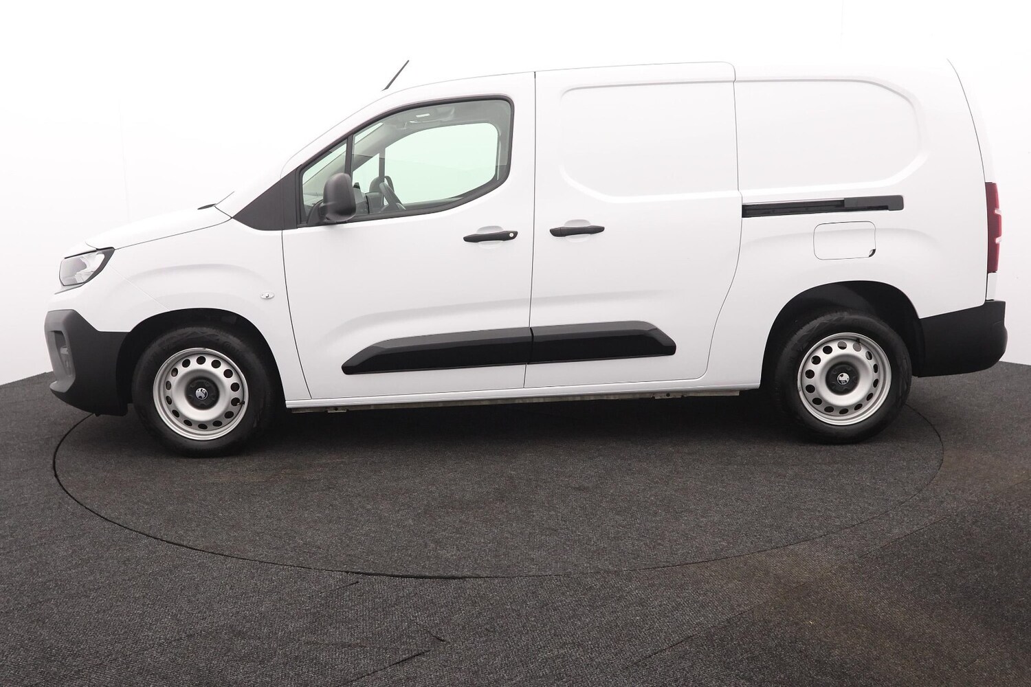Used Vauxhall Combo 2024 for sale - 76289908: Photo 2