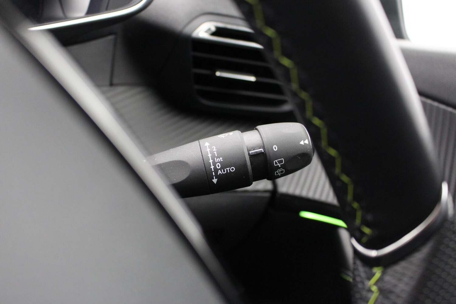 Used Peugeot 2008 2021 for sale - 75996815: Photo 29