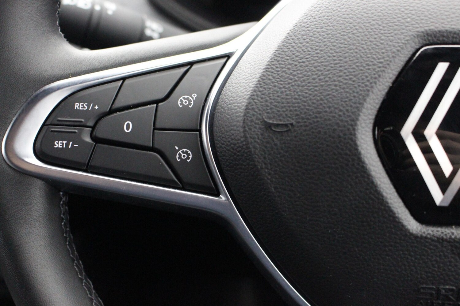 Used Renault Clio 2024 for sale - 76272991: Photo 17