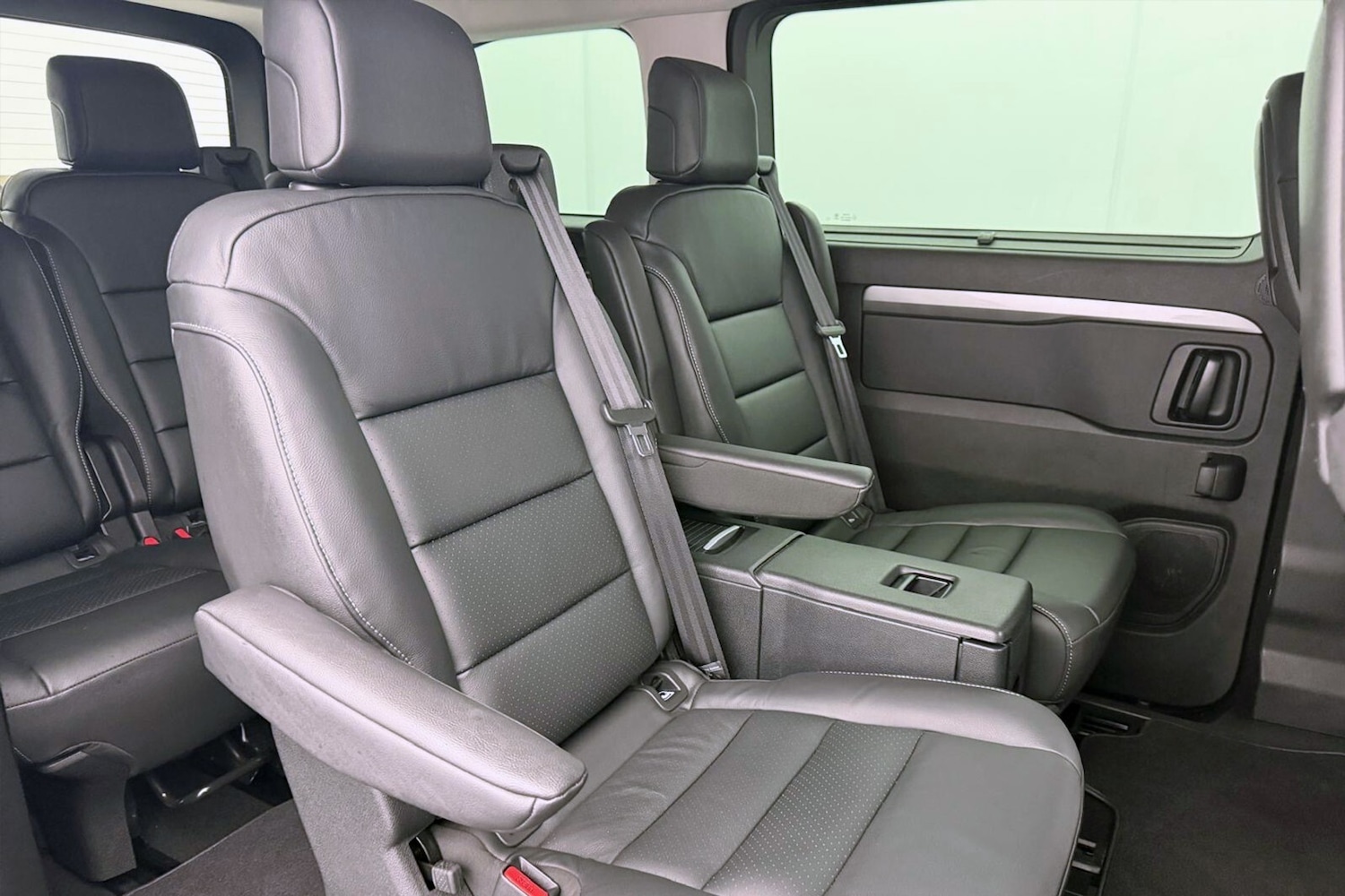 Used Peugeot Traveller 2024 for sale - 77035843: Photo 12