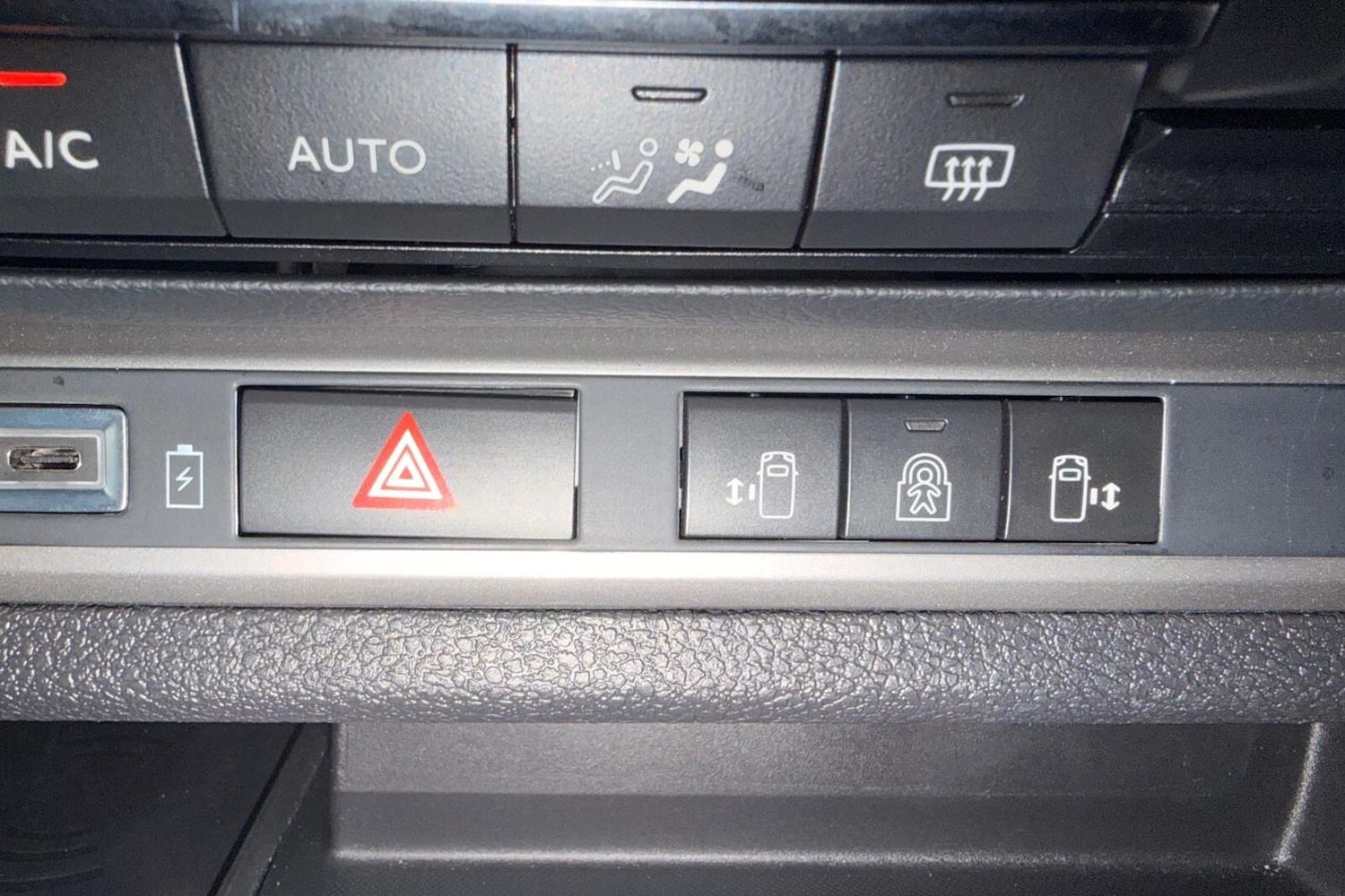 Used Peugeot Traveller 2024 for sale - 77035843: Photo 33