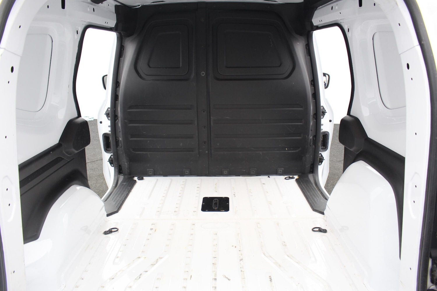 Used Nissan Other 2023 for sale - 78117729: Photo 12