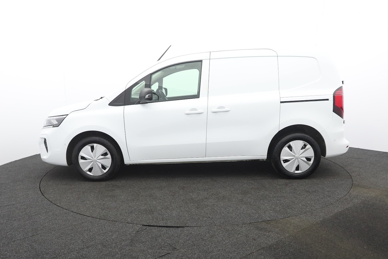 Used Nissan Other 2023 for sale - 78117729: Photo 2