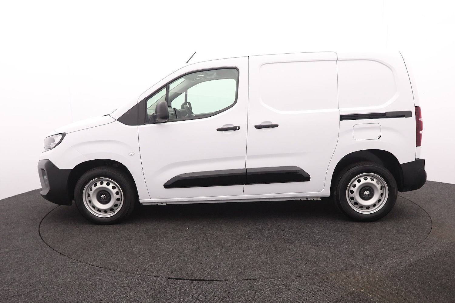 Used Vauxhall Combo 2024 for sale - 76971299: Photo 2
