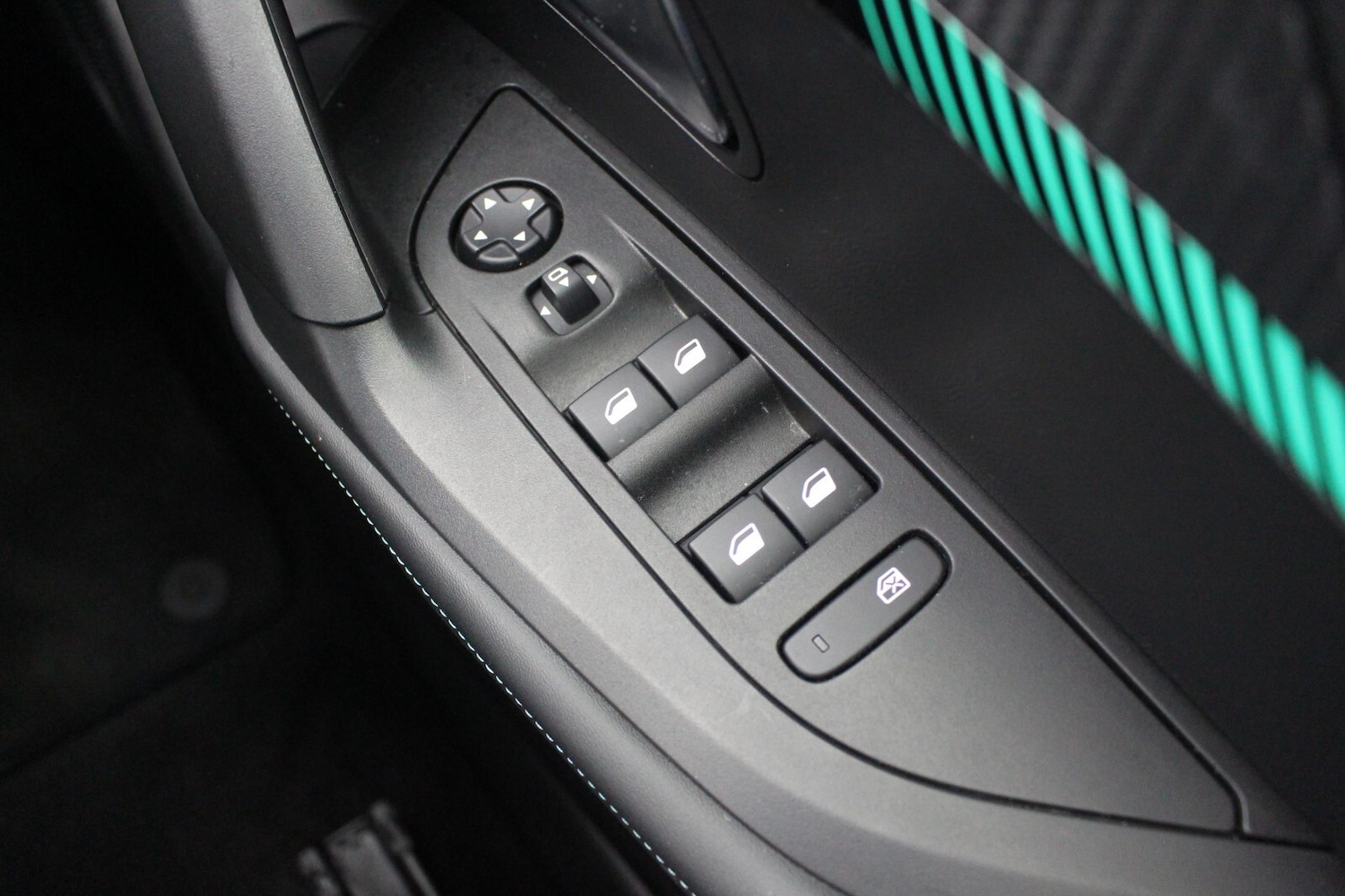 Used Peugeot 2008 2022 for sale - 78186917: Photo 25