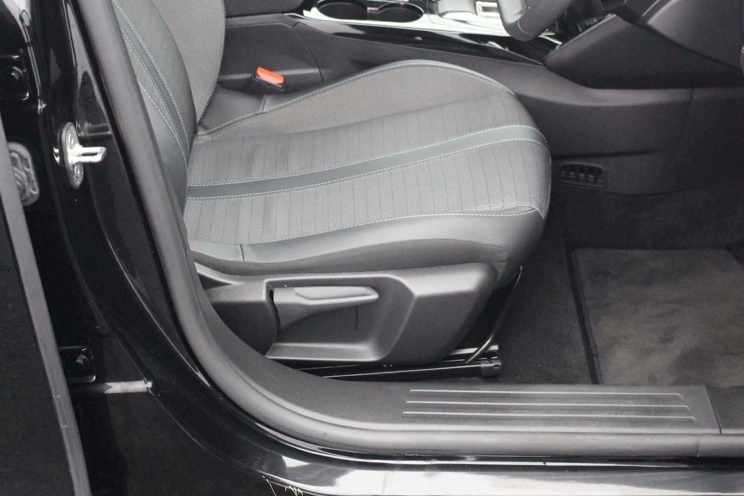 Used Peugeot 2008 2022 for sale - 78186917: Photo 27