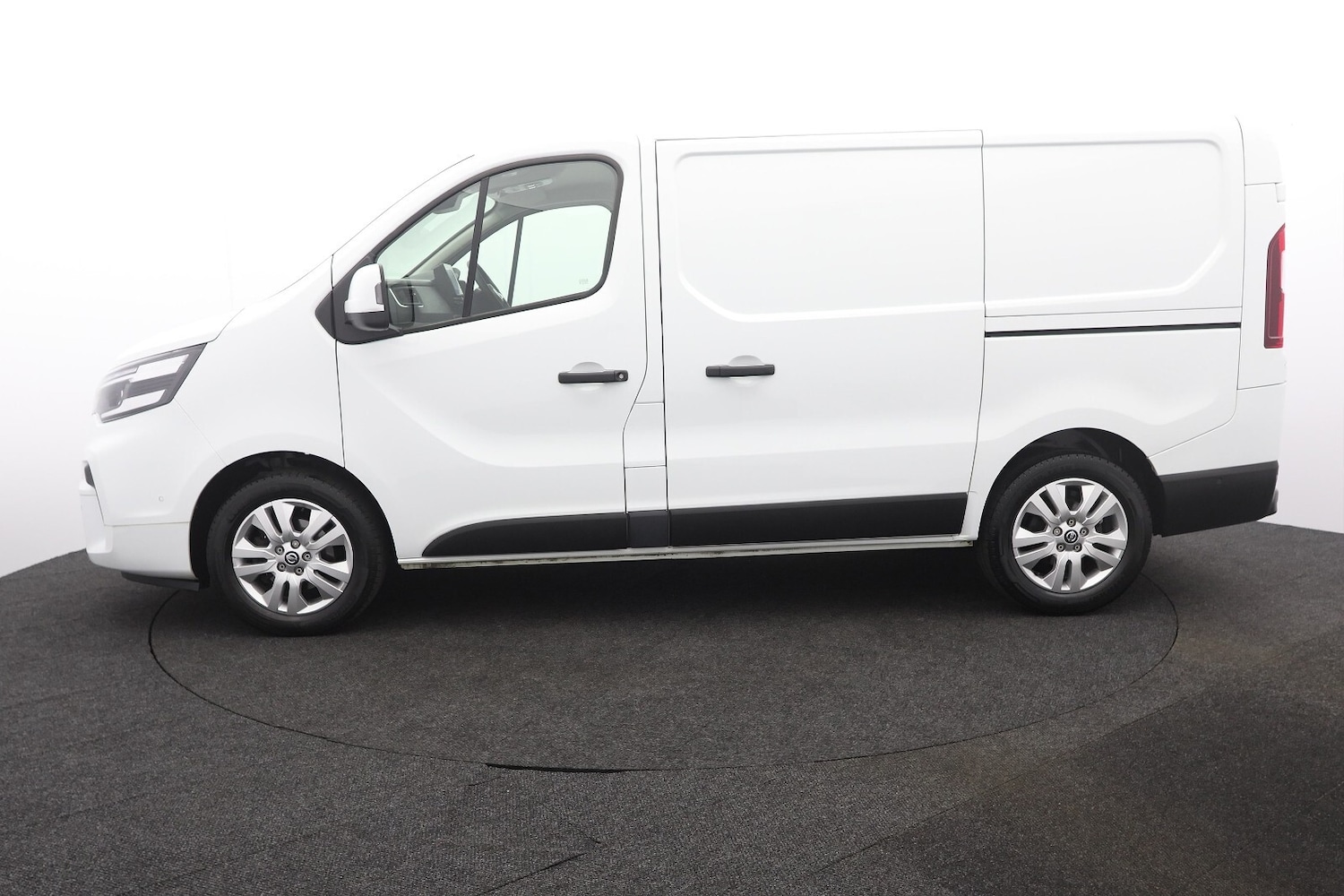 Used Nissan Primastar 2023 for sale - 77047656: Photo 2