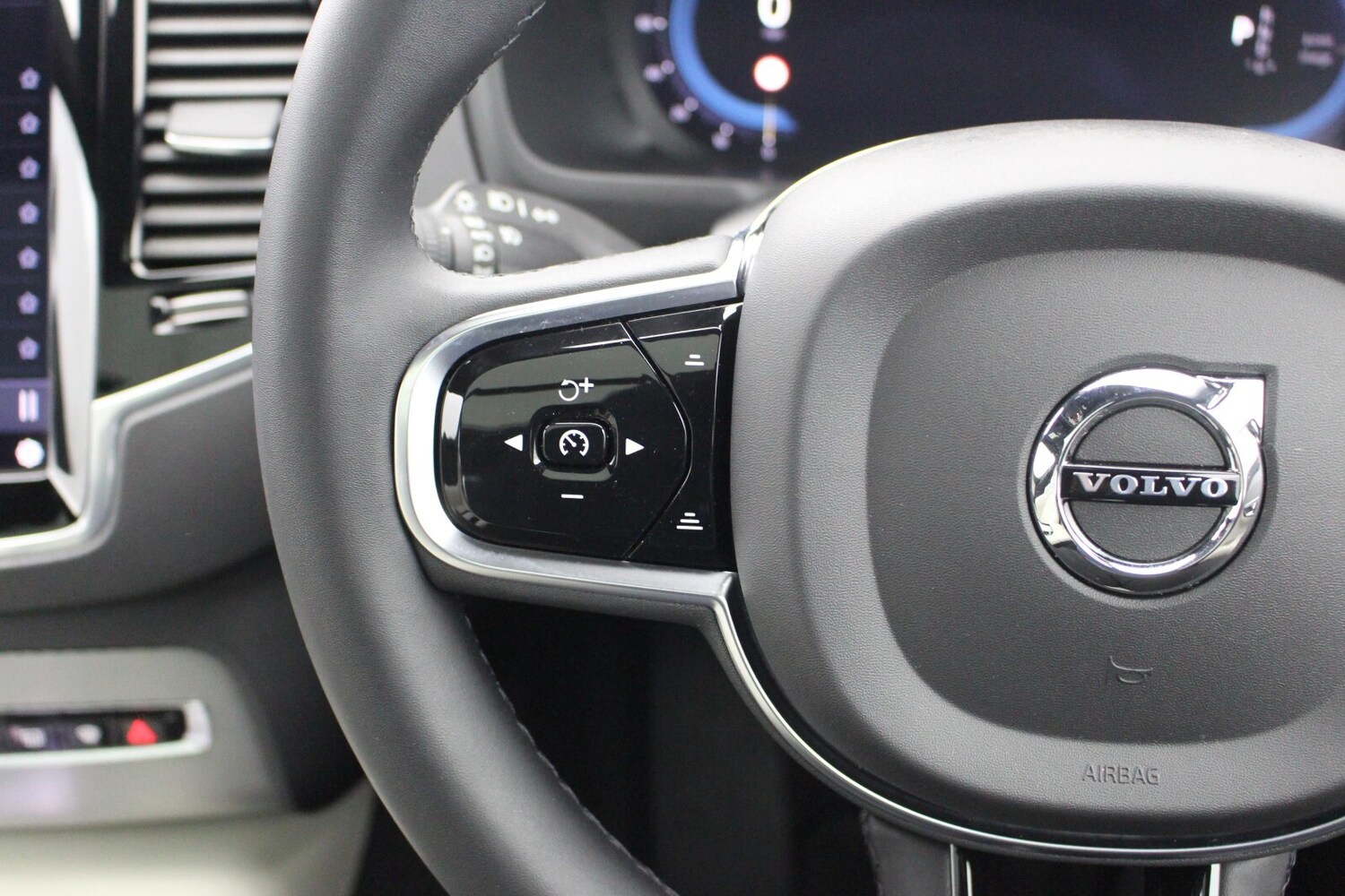 Used Volvo XC90 2023 for sale - 76479645: Photo 21