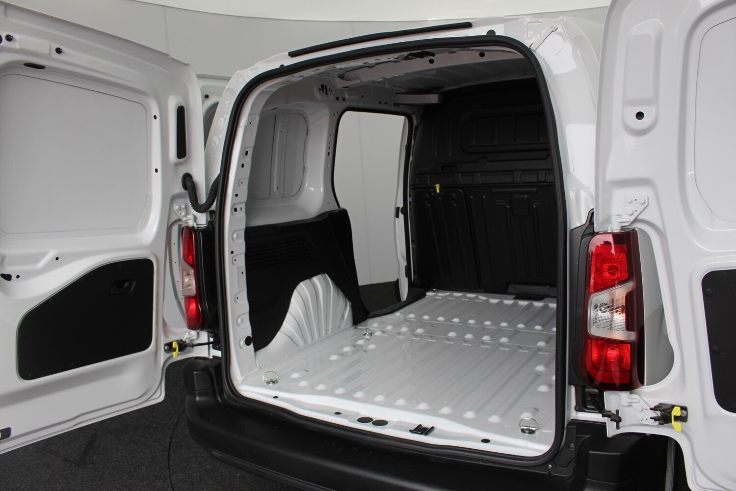 Used Vauxhall Combo 2024 for sale - 76254950: Photo 10