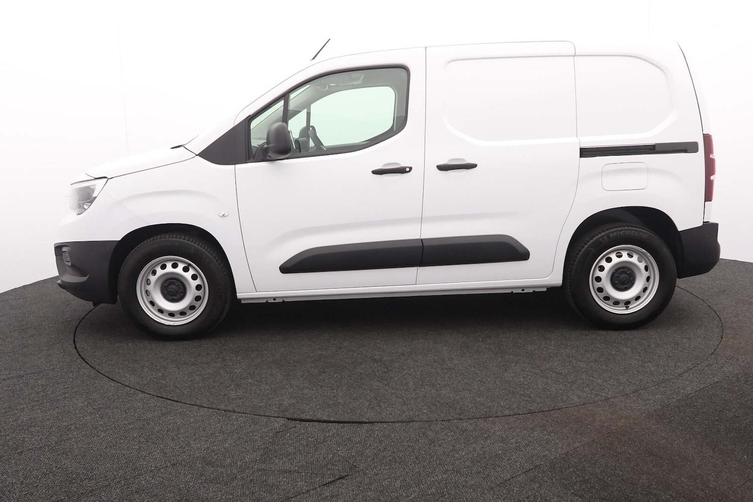 Used Vauxhall Combo 2024 for sale - 76254950: Photo 3