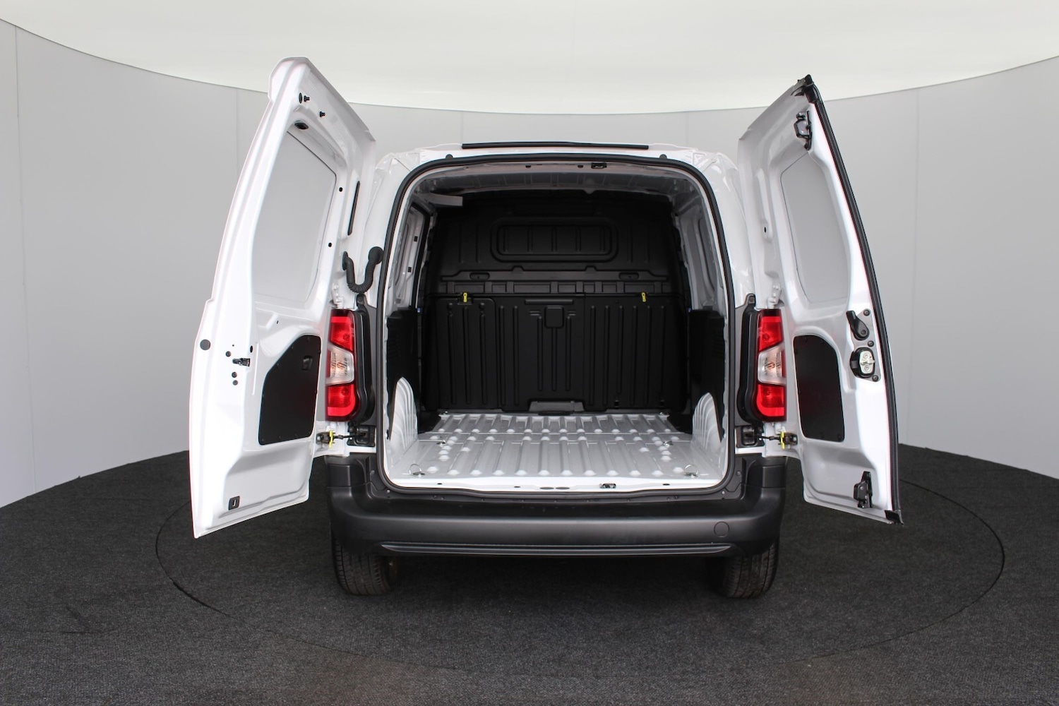 Used Vauxhall Combo 2024 for sale - 76254950: Photo 8