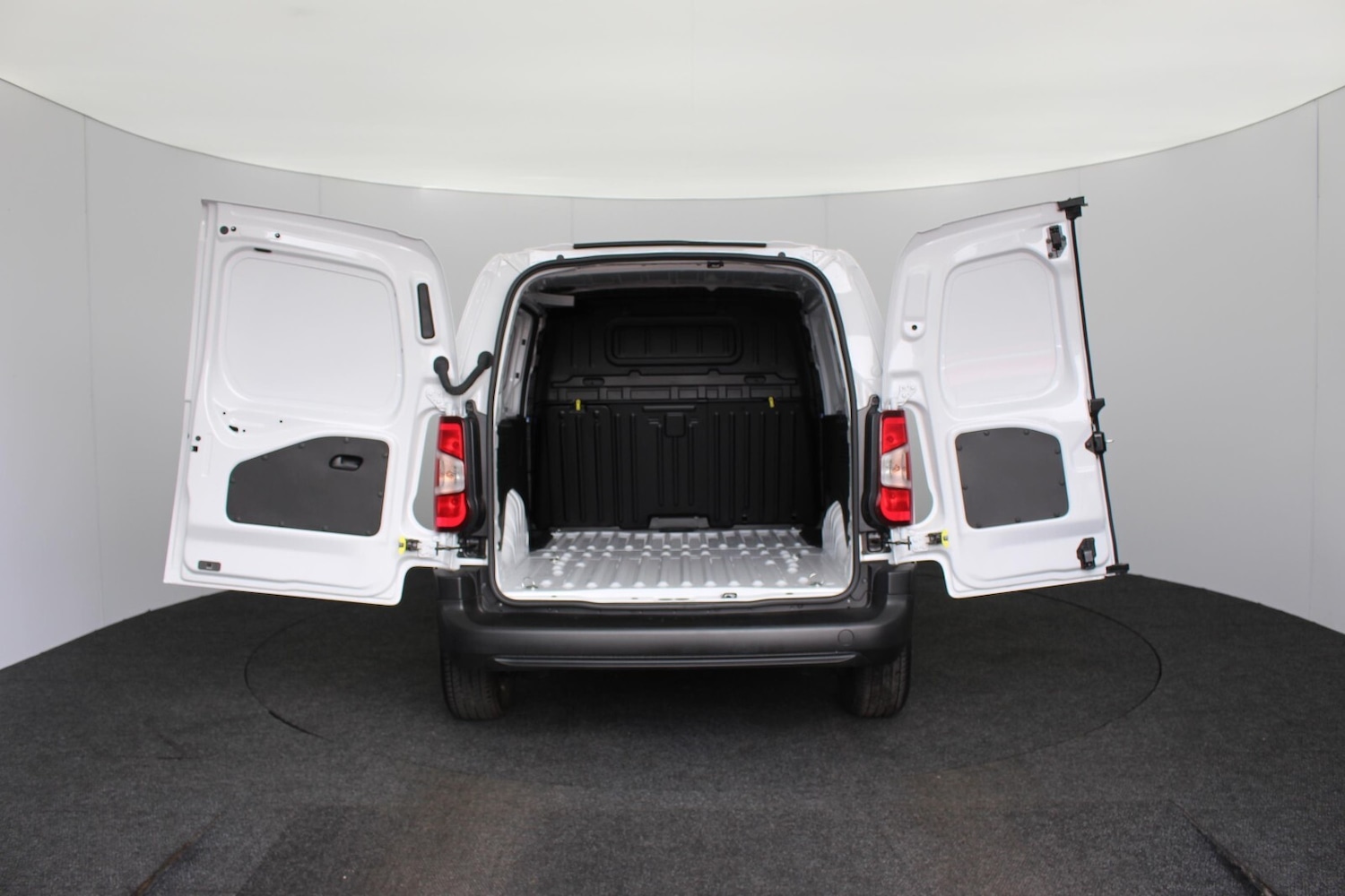 Used Vauxhall Combo 2024 for sale - 76254950: Photo 9