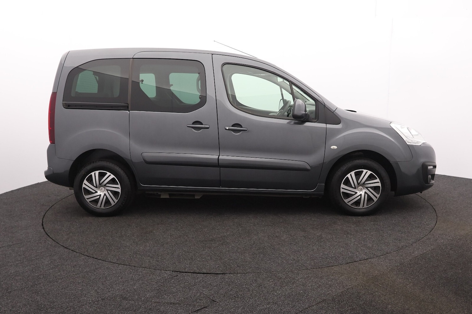 Used Citroen Berlingo 2018 for sale - 76203846: Photo 2