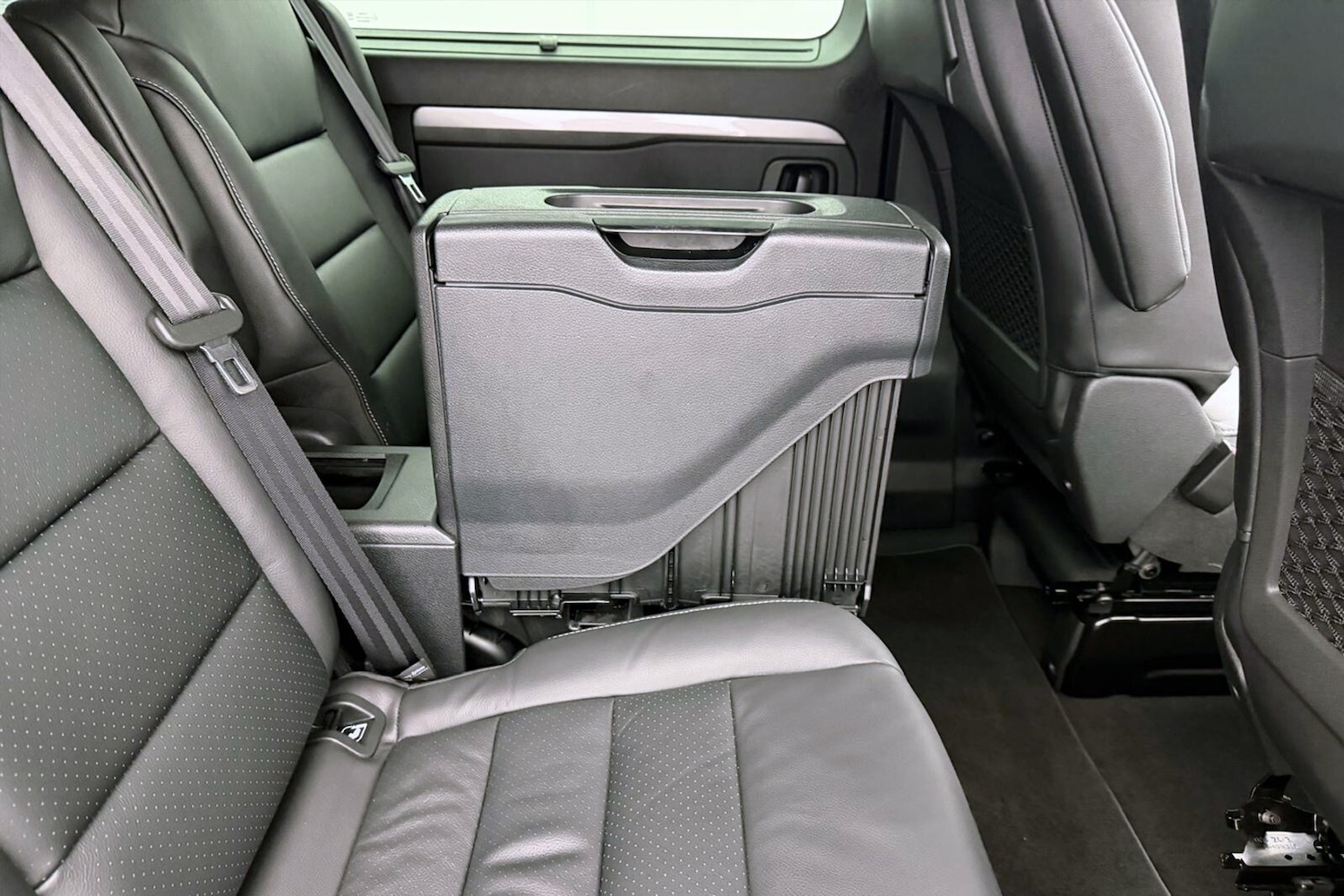 Used Peugeot Traveller 2024 for sale - 77205663: Photo 35