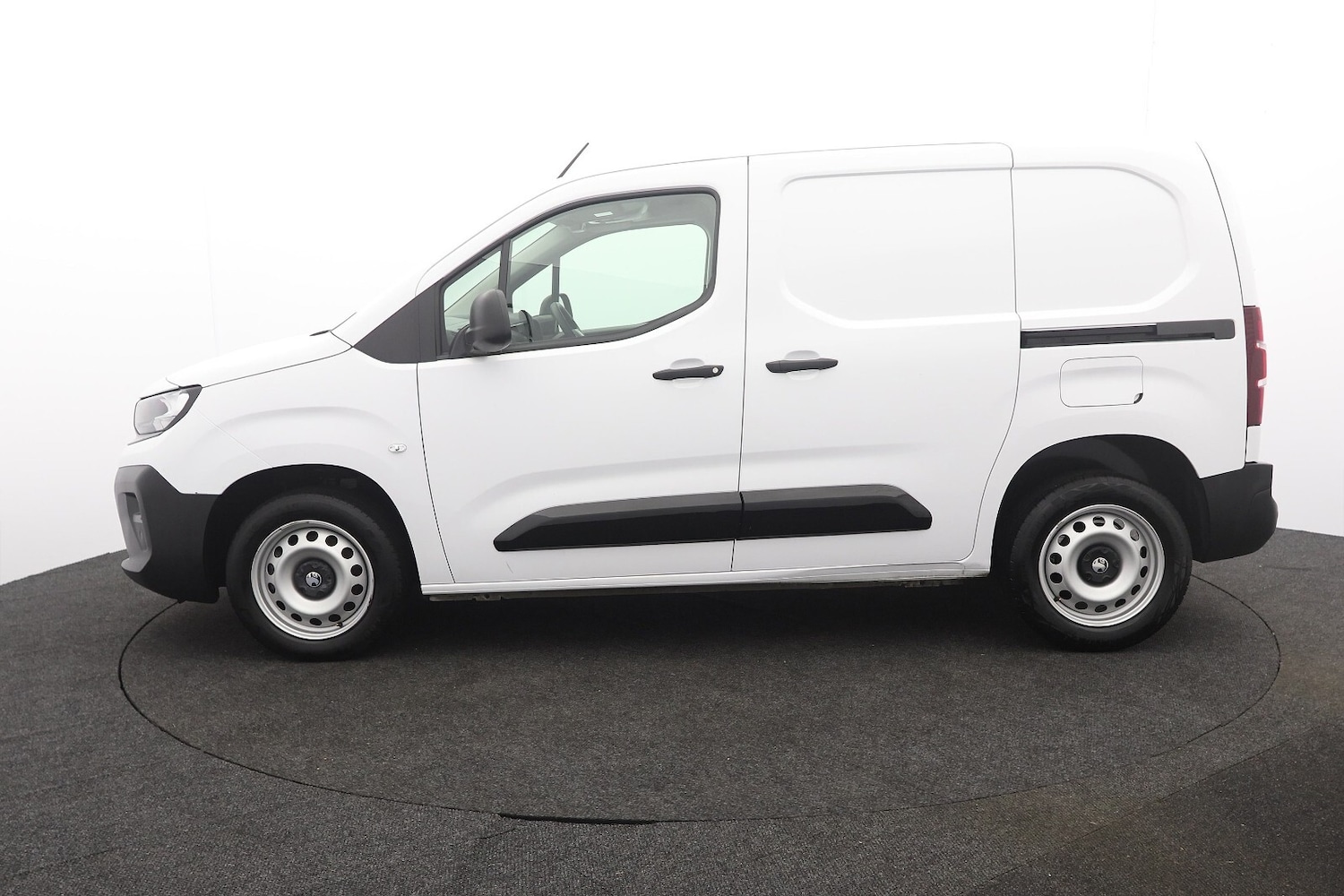 Used Vauxhall Combo 2024 for sale - 77740016: Photo 2