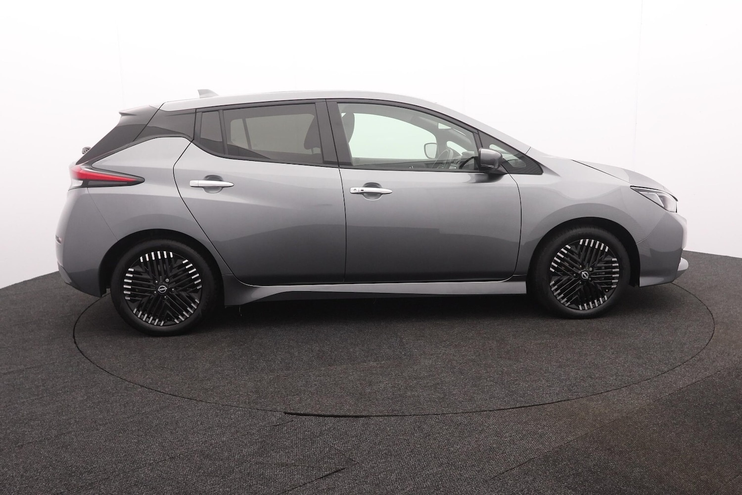 Used Nissan Leaf 2022 for sale - 76366454: Photo 2