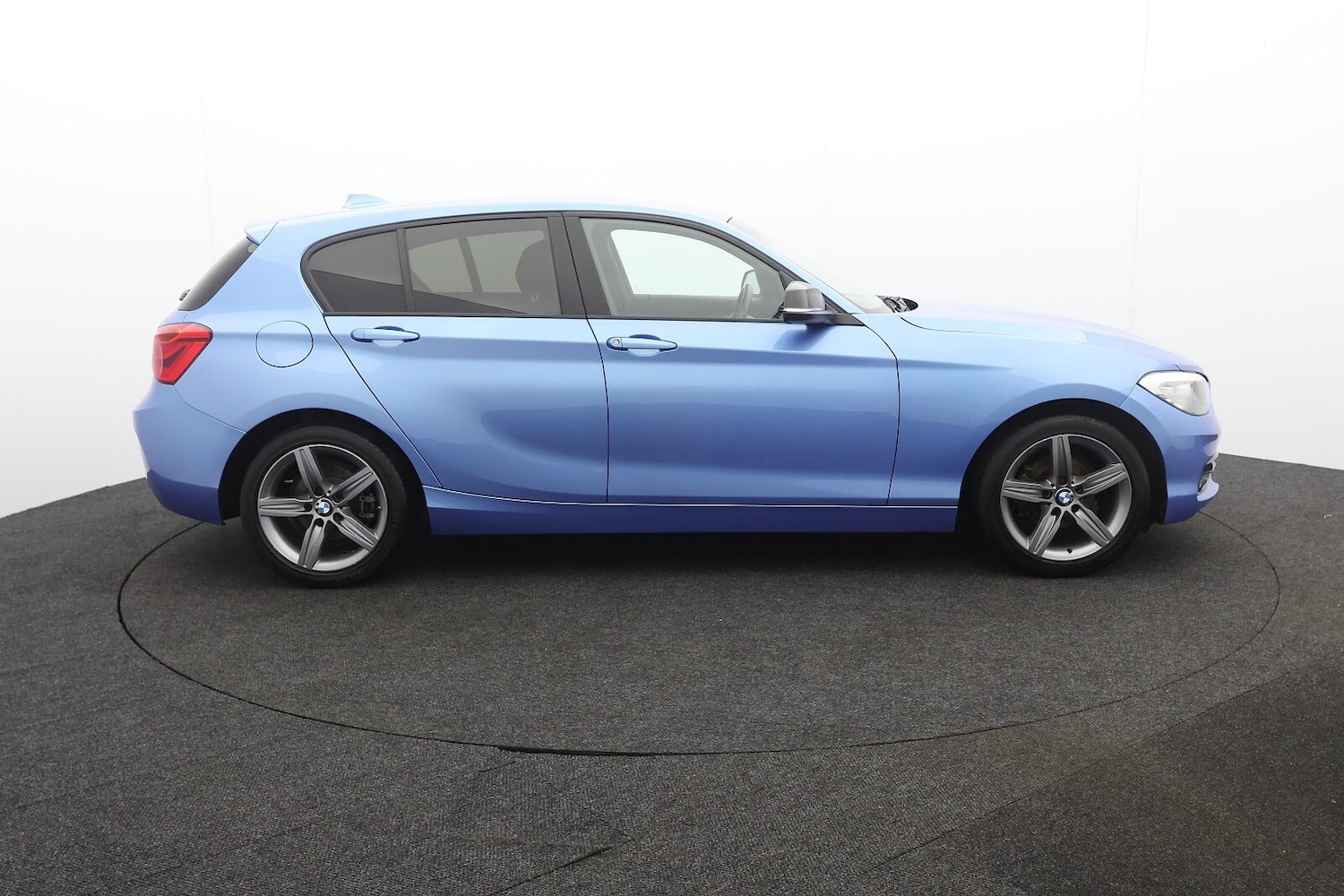 Used BMW 1 Series 2018 for sale - 76660751: Photo 2