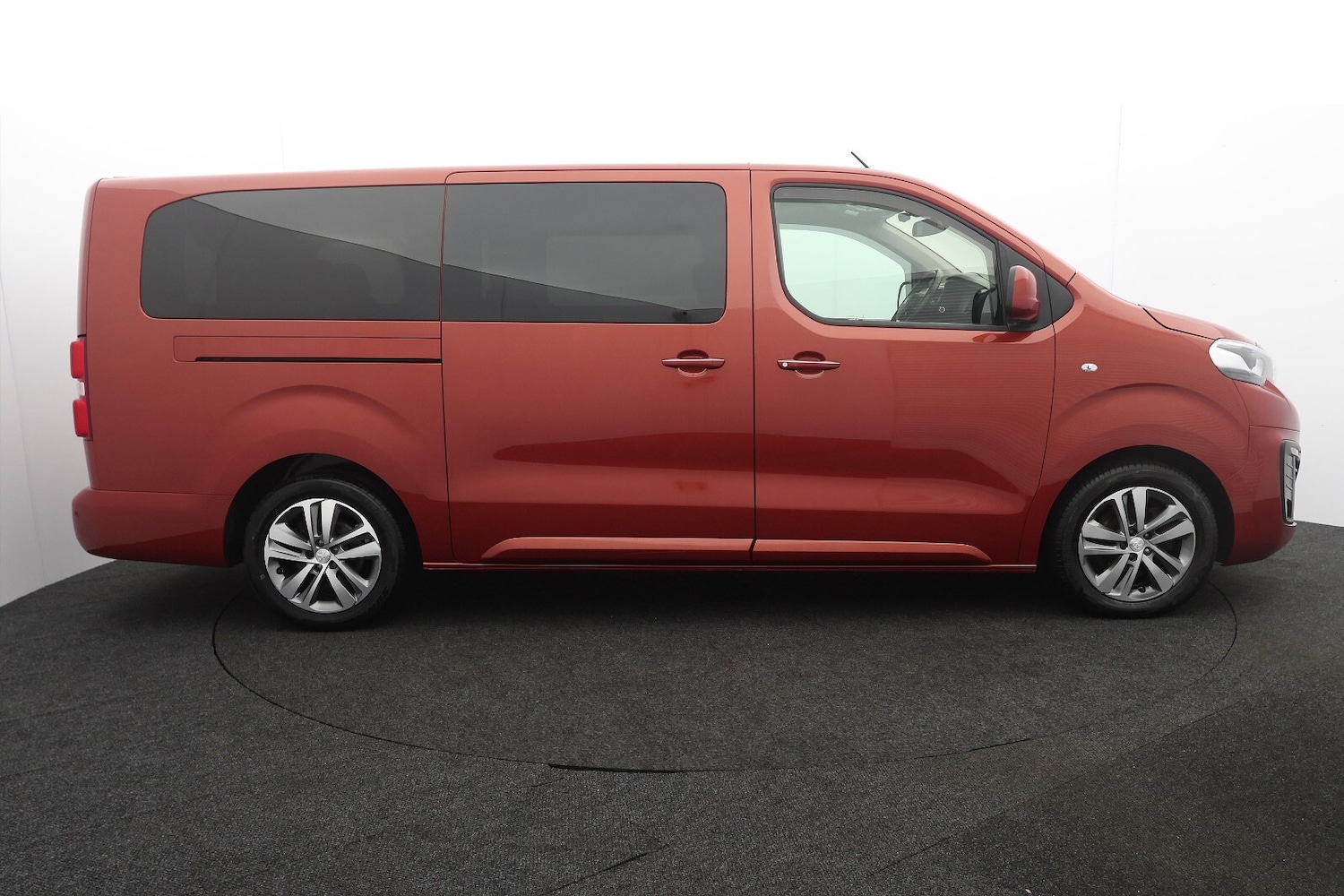 Used Peugeot Traveller 2020 for sale - 77512588: Photo 2