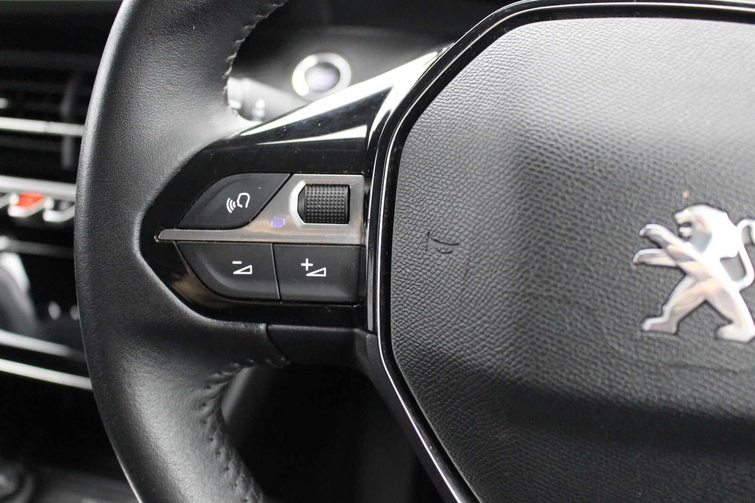 Used Peugeot 208 2022 for sale - 76539848: Photo 15