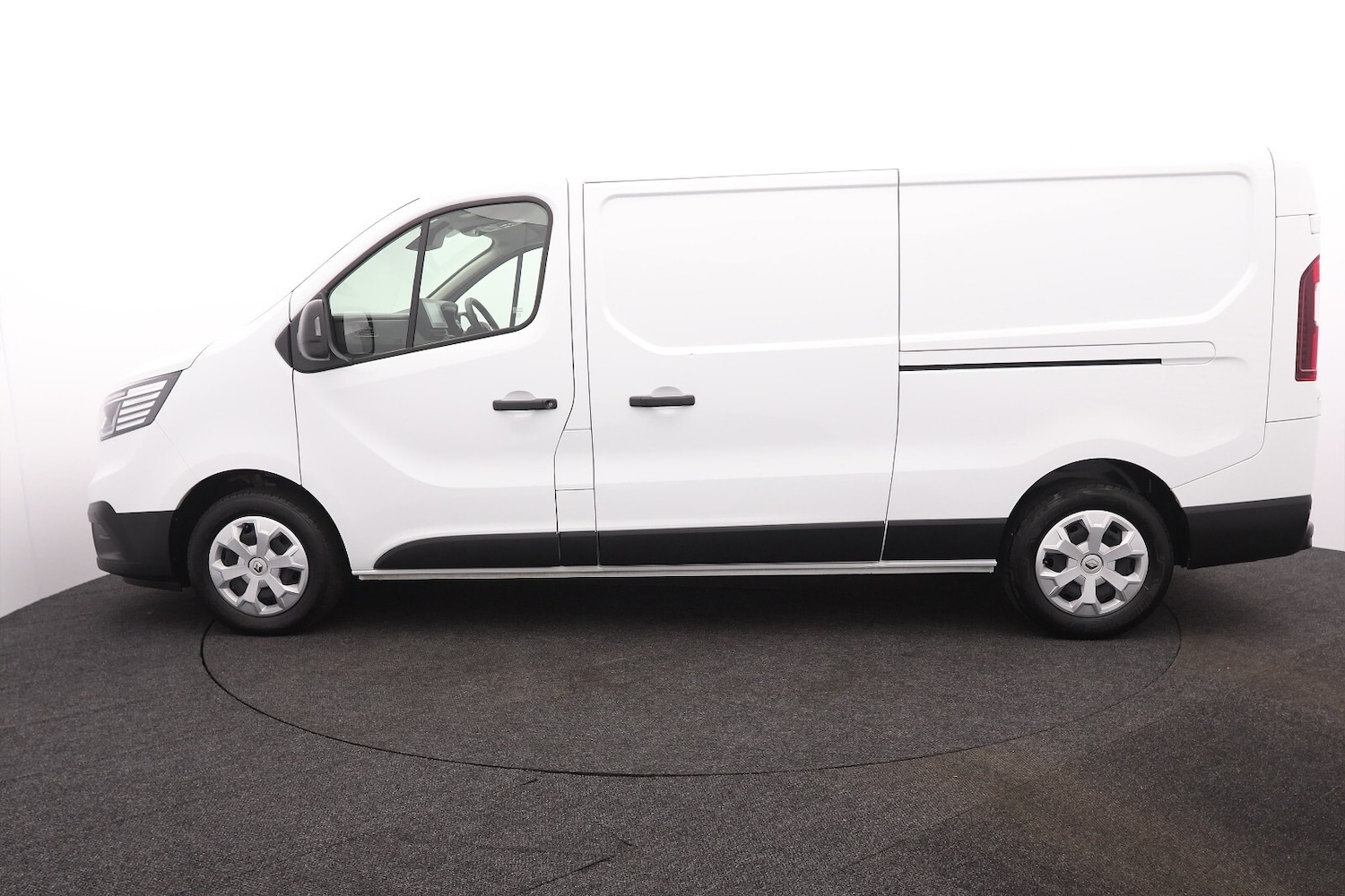 Used Renault Trafic 2024 for sale - 77917959: Photo 2