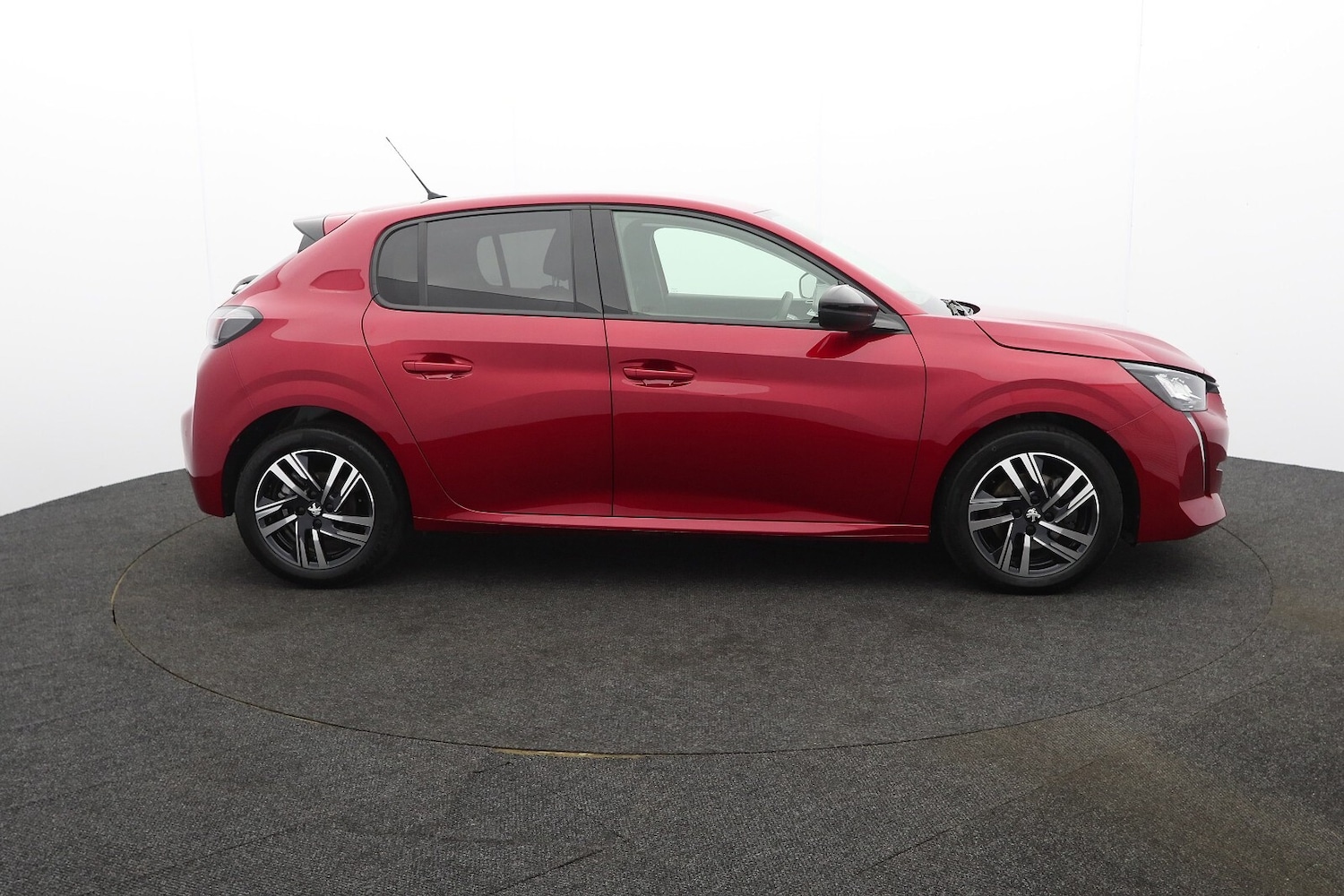 Used Peugeot 208 2023 for sale - 76984040: Photo 2