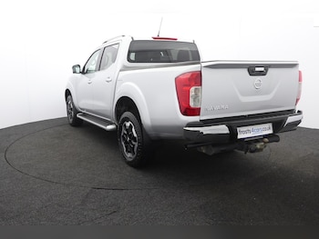 Used Nissan Navara 2021 for sale - 77063275: Photo