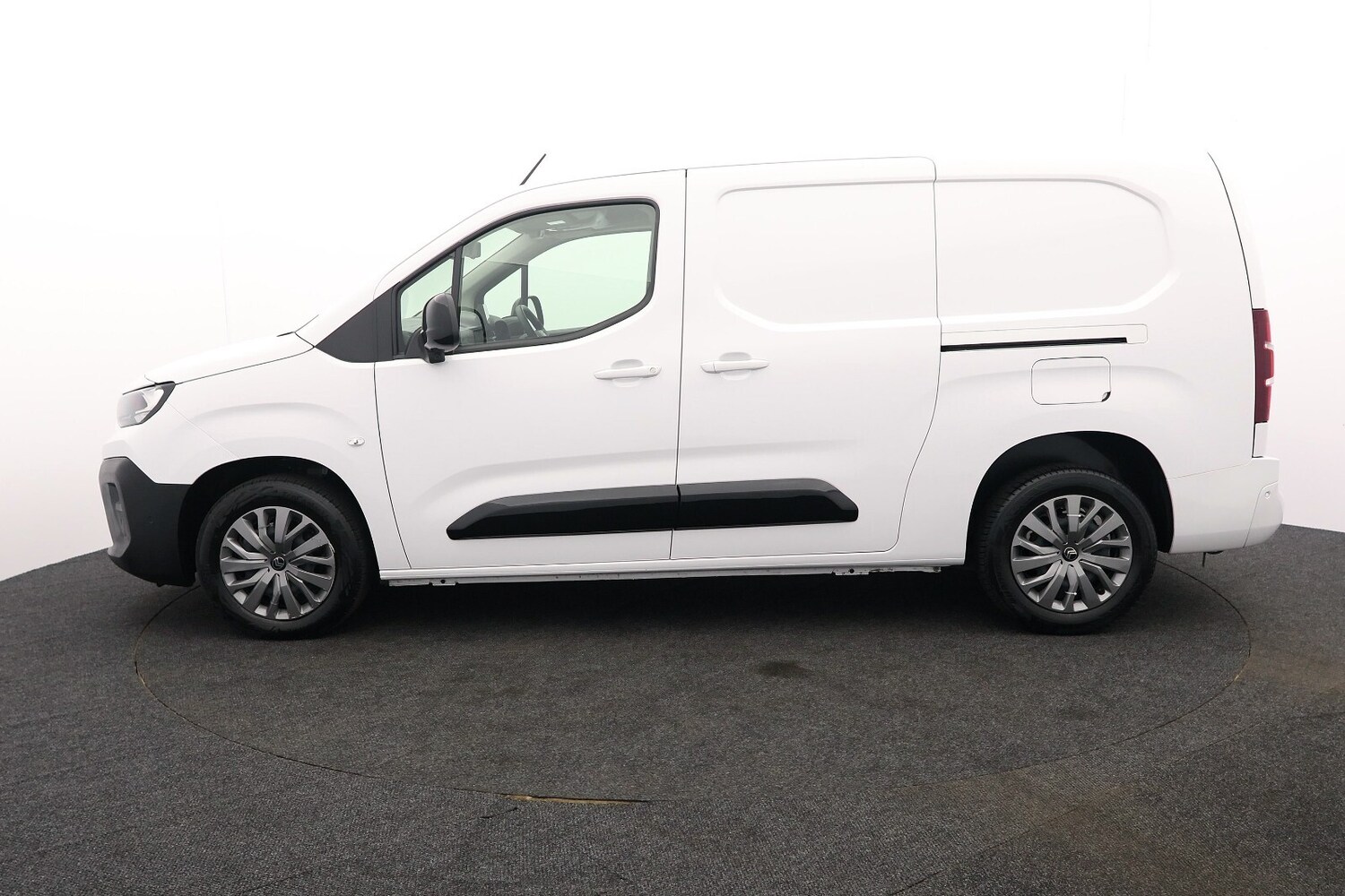 Used Citroen Berlingo 2024 for sale - 76302269: Photo 2