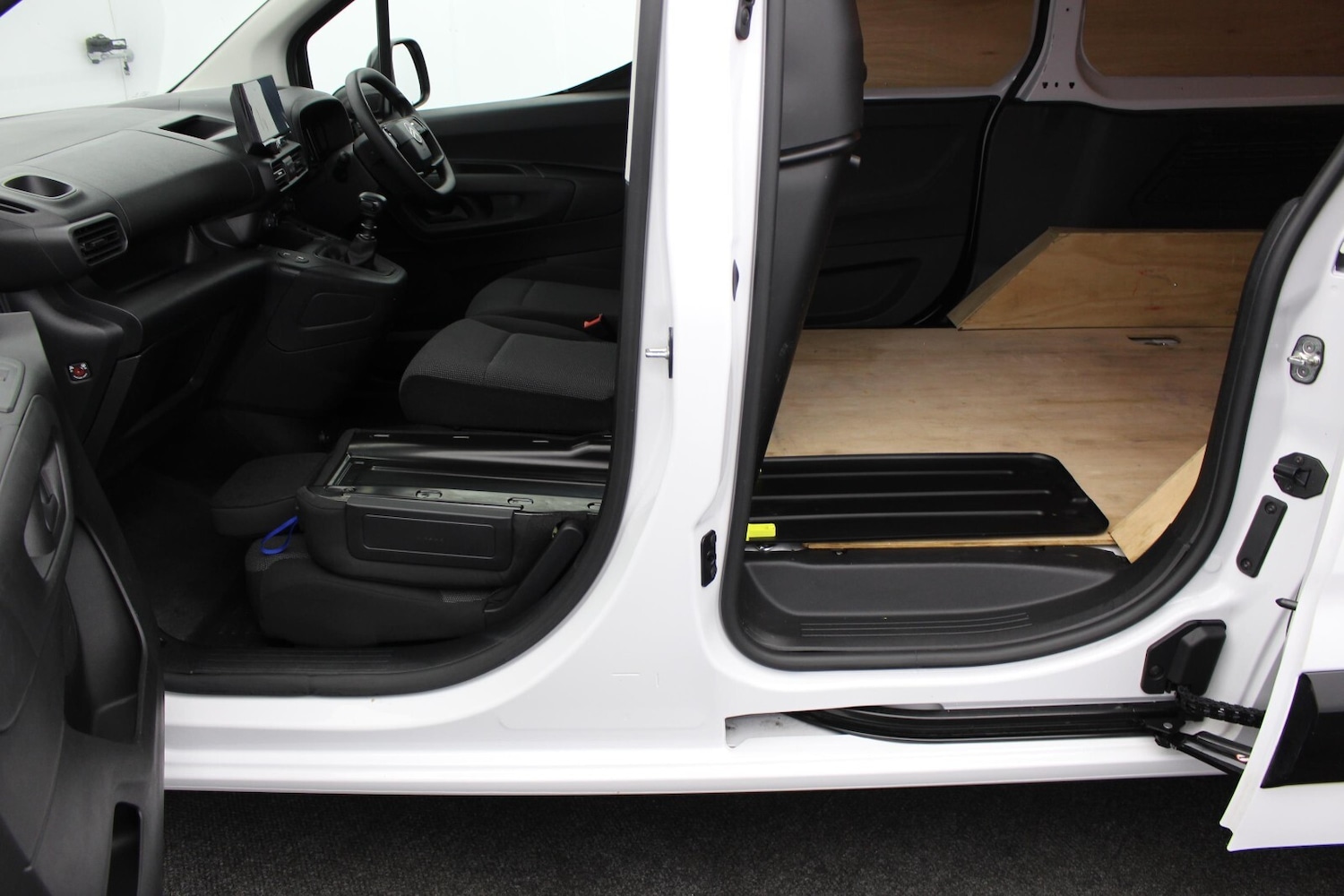 Used Citroen Berlingo 2024 for sale - 76302269: Photo 40