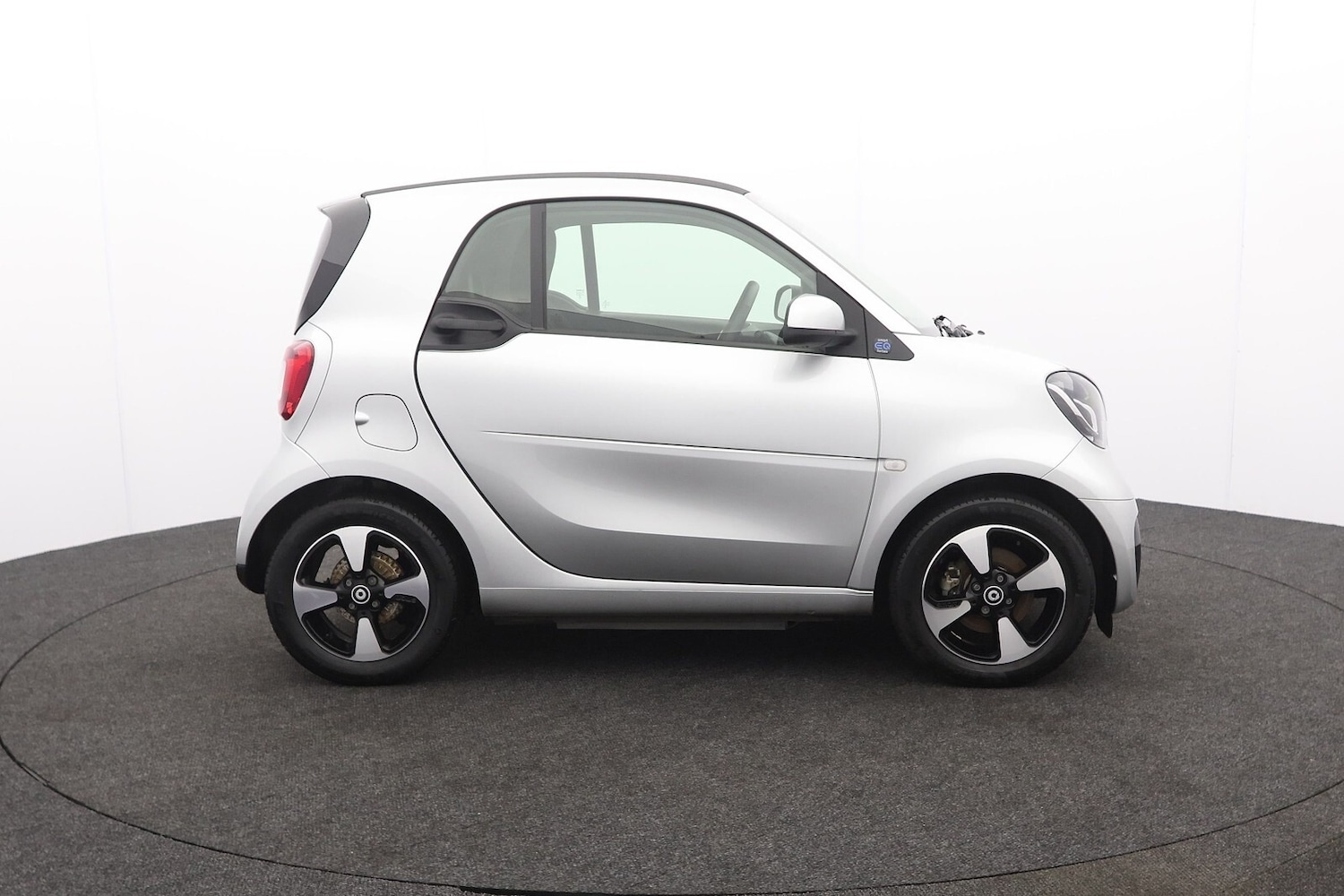 Used smart fortwo 2021 for sale - 76475180: Photo 2