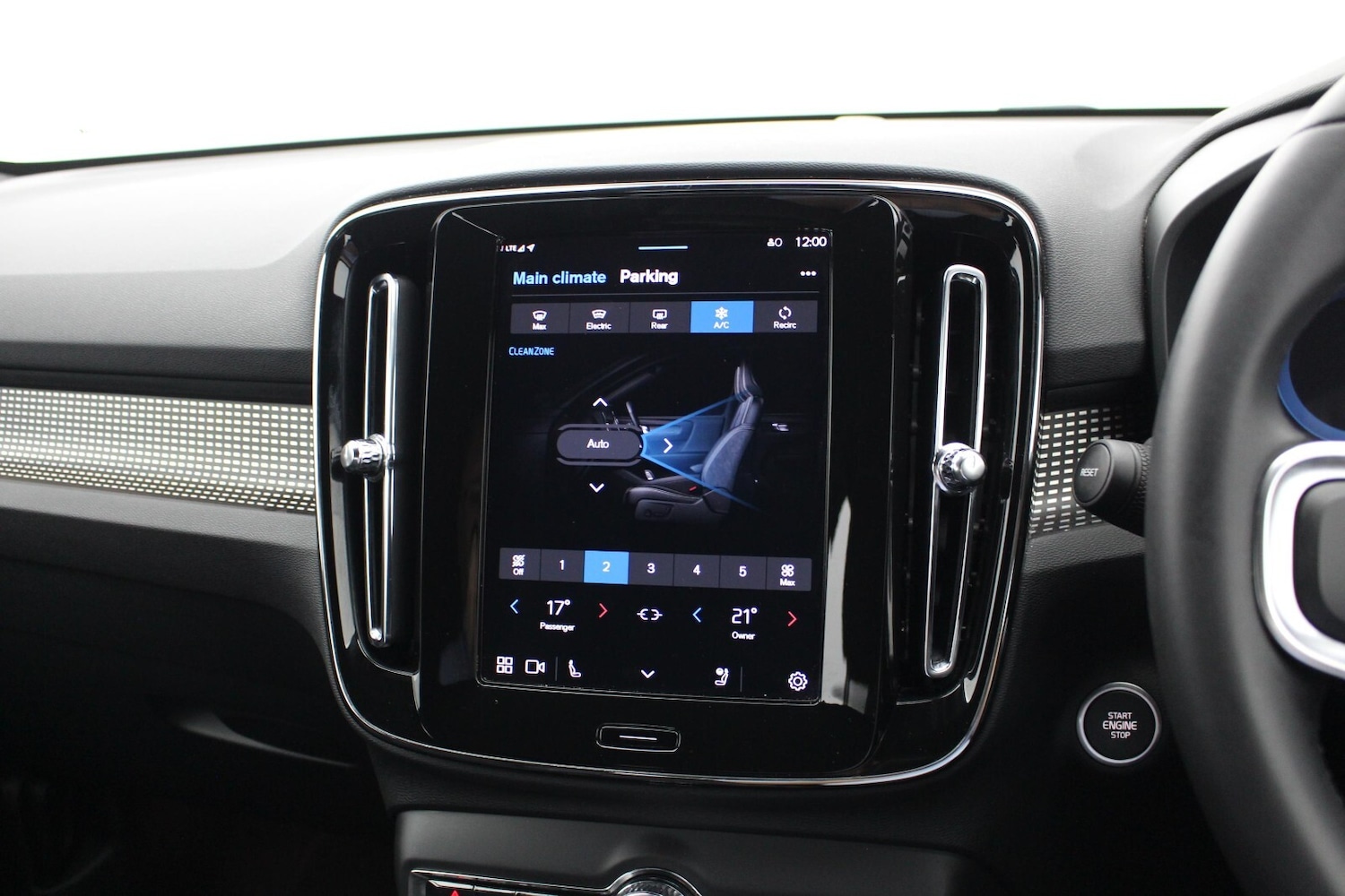 Used Volvo XC40 2025 for sale - 77031319: Photo 14