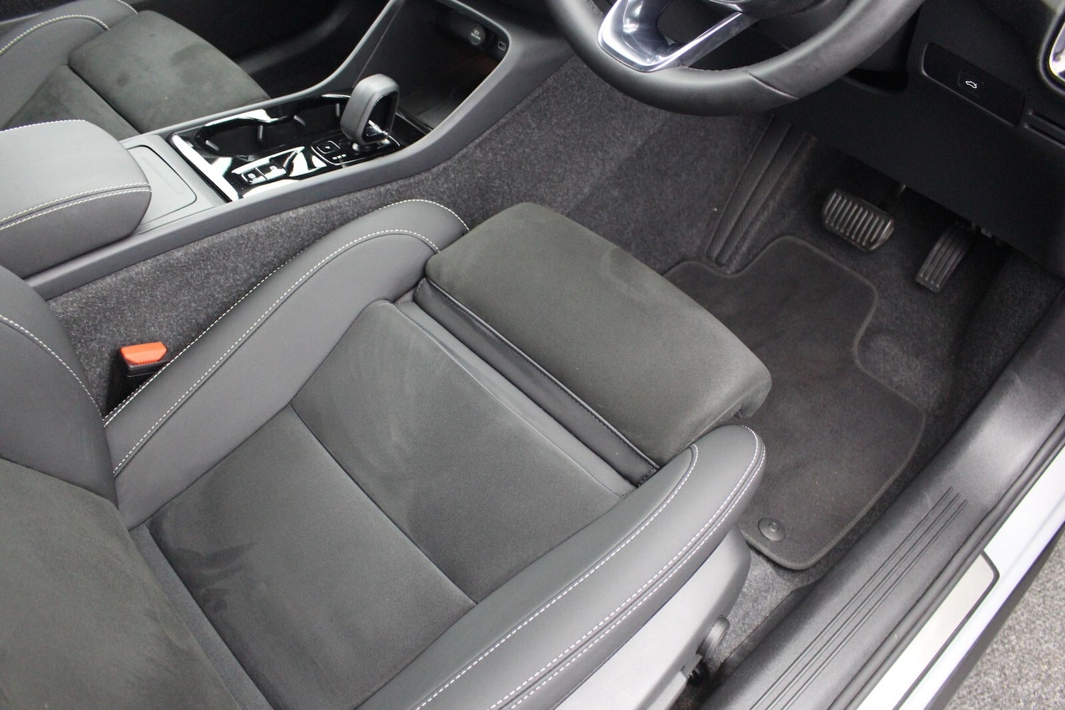 Used Volvo XC40 2025 for sale - 77031319: Photo 33